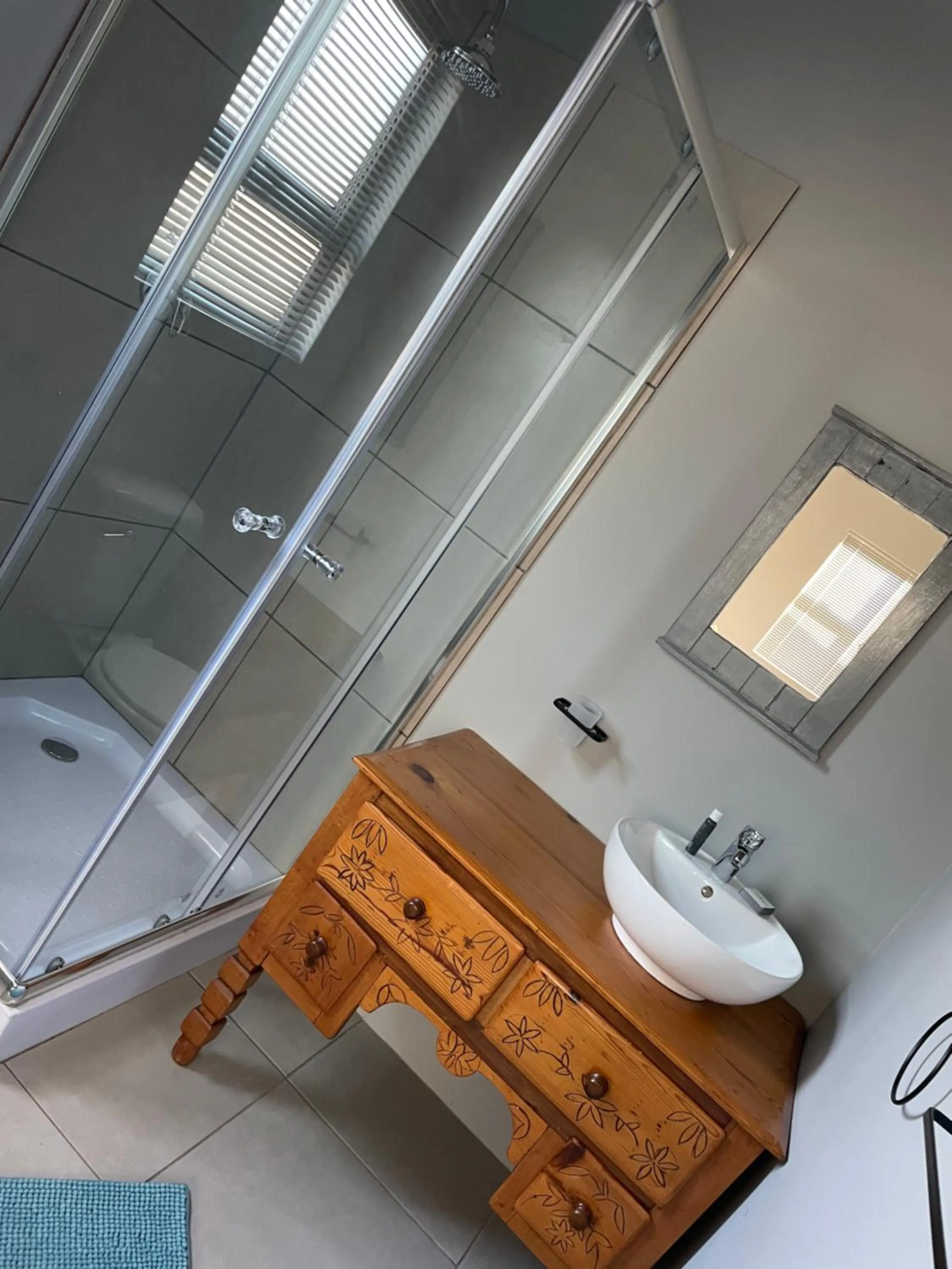 Shower in Klein Karoo Game Lodge