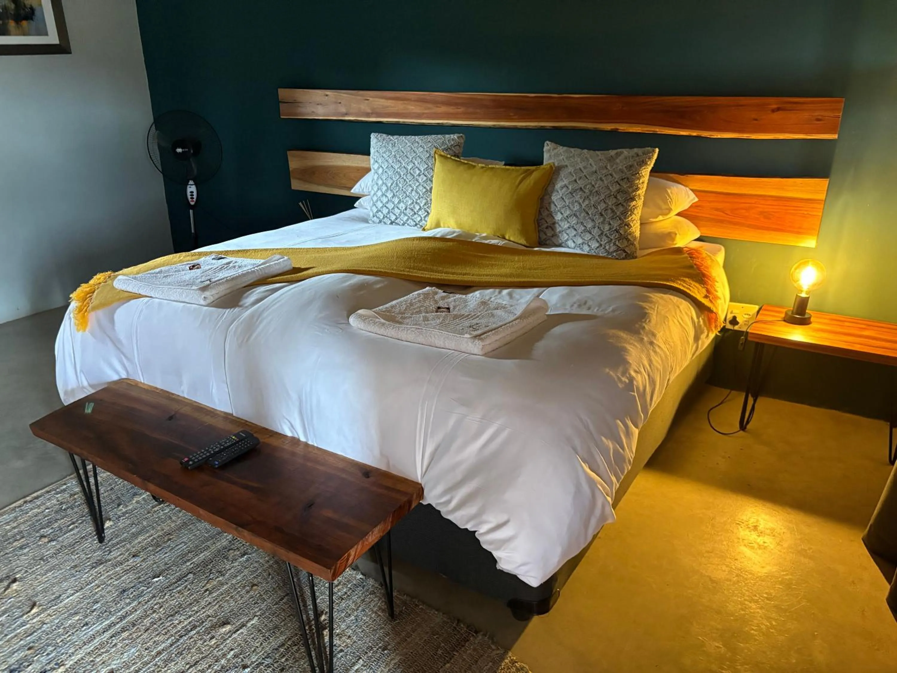 Bed in Klein Karoo Game Lodge