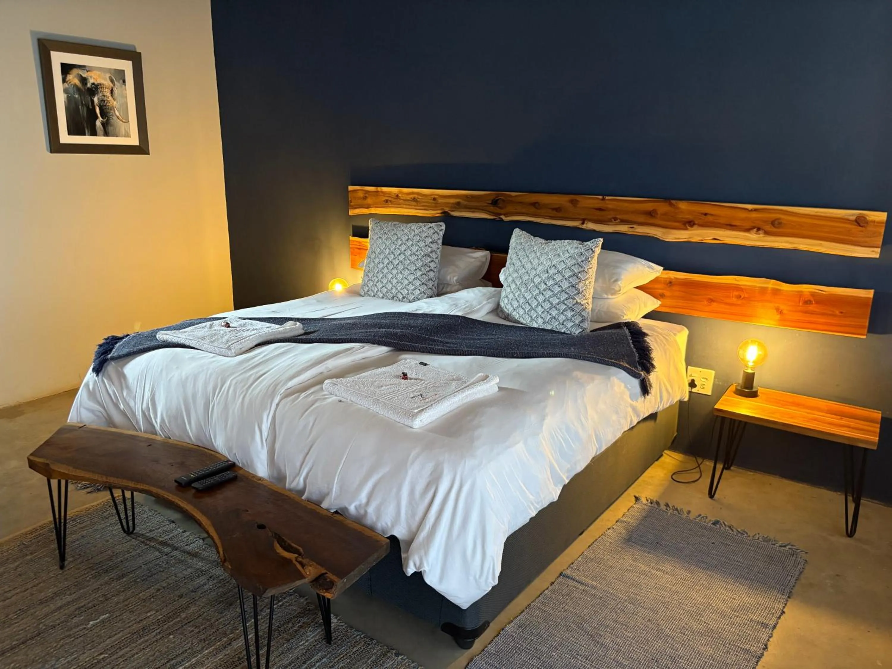 Bed in Klein Karoo Game Lodge