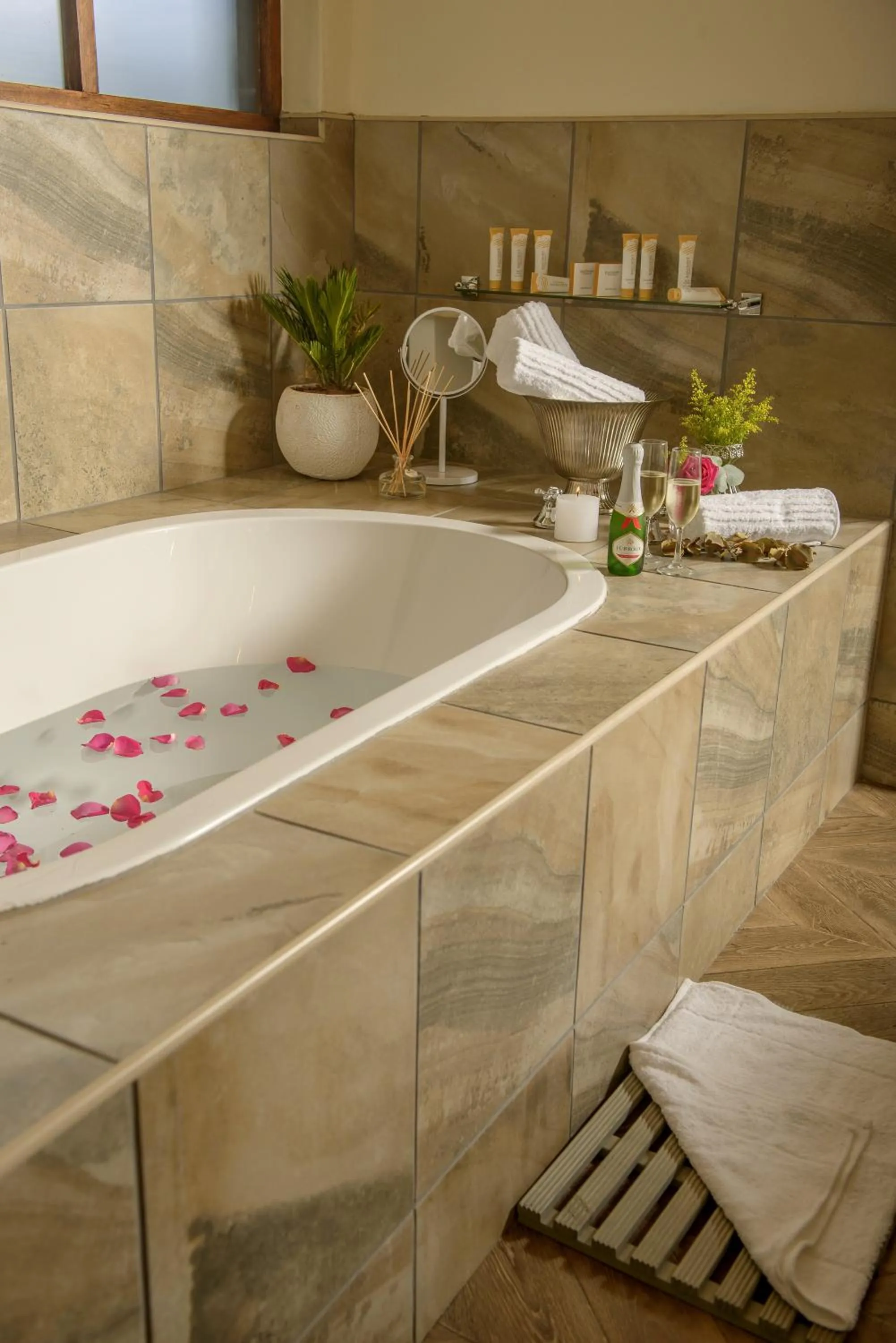 Communal lounge/ TV room in Karongwe - Becks Safari Lodge