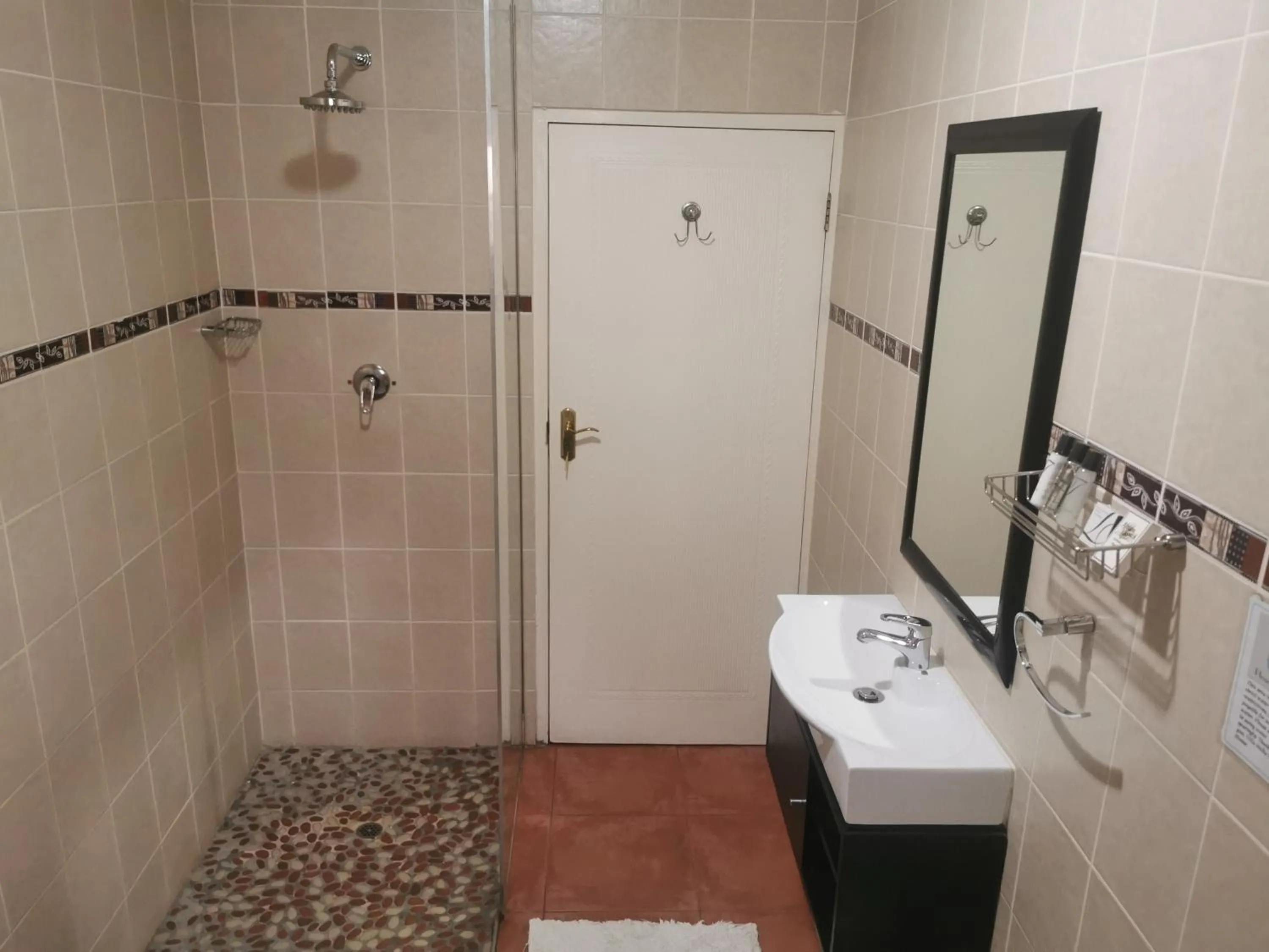 Shower in Villa Stella Guest House