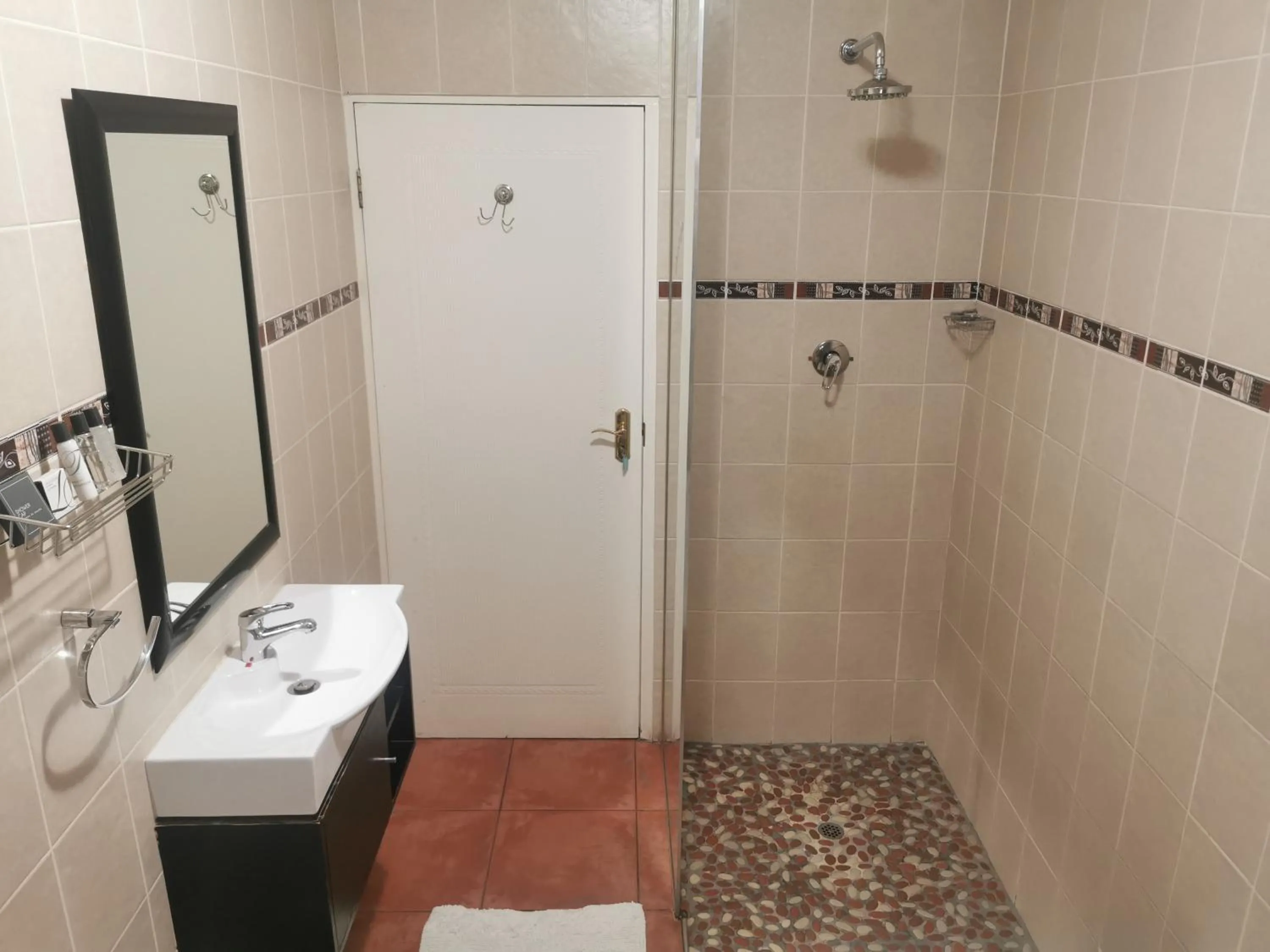 Shower in Villa Stella Guest House