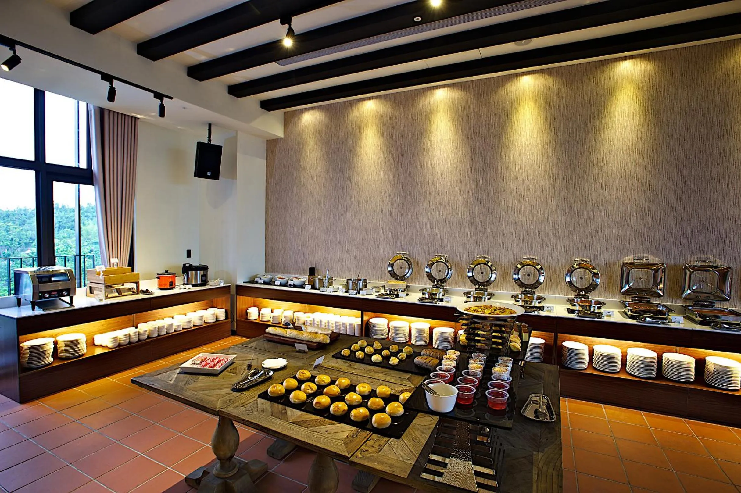 Restaurant/places to eat in The Gaya Hotel