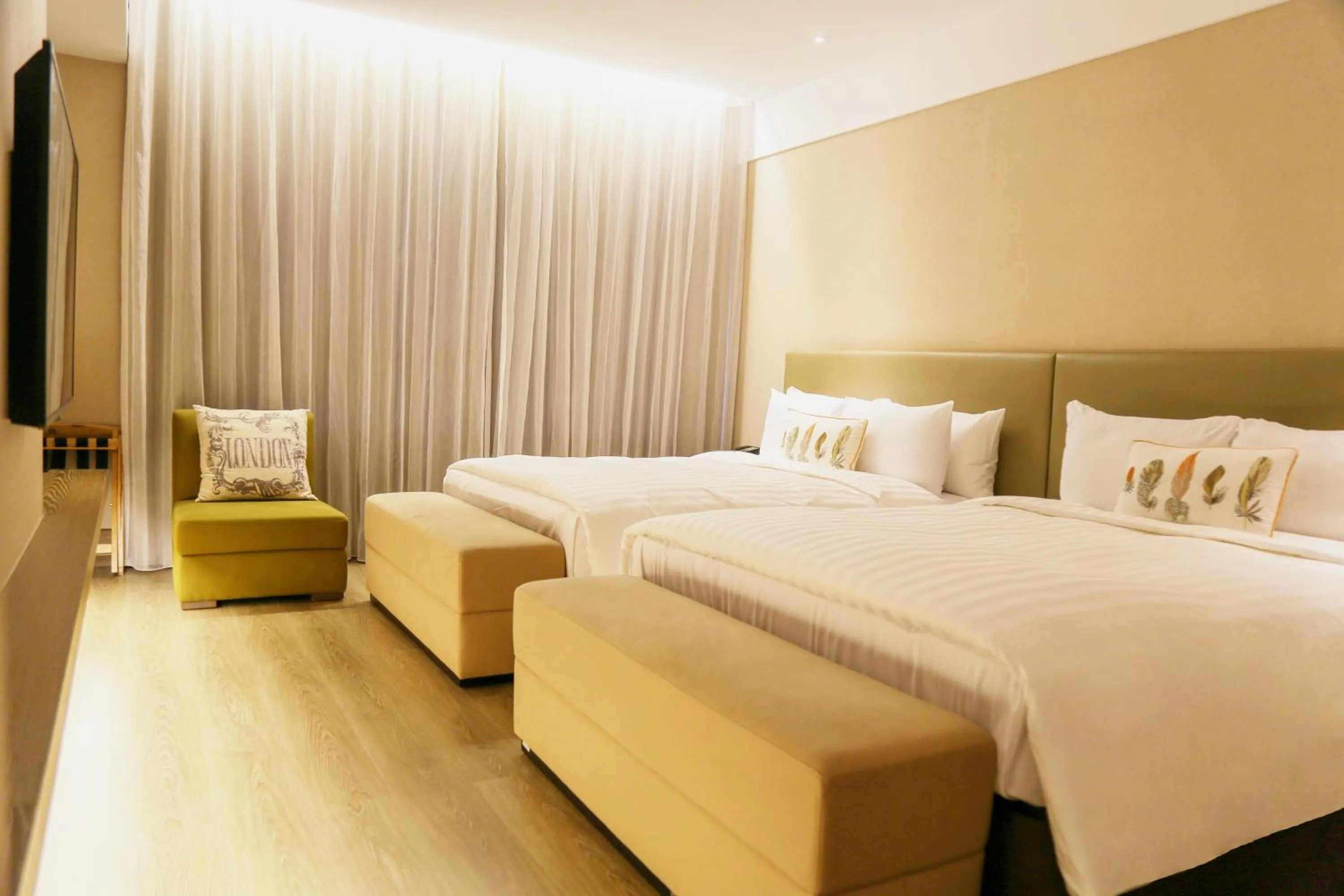 bunk bed, Bed in The Gaya Hotel