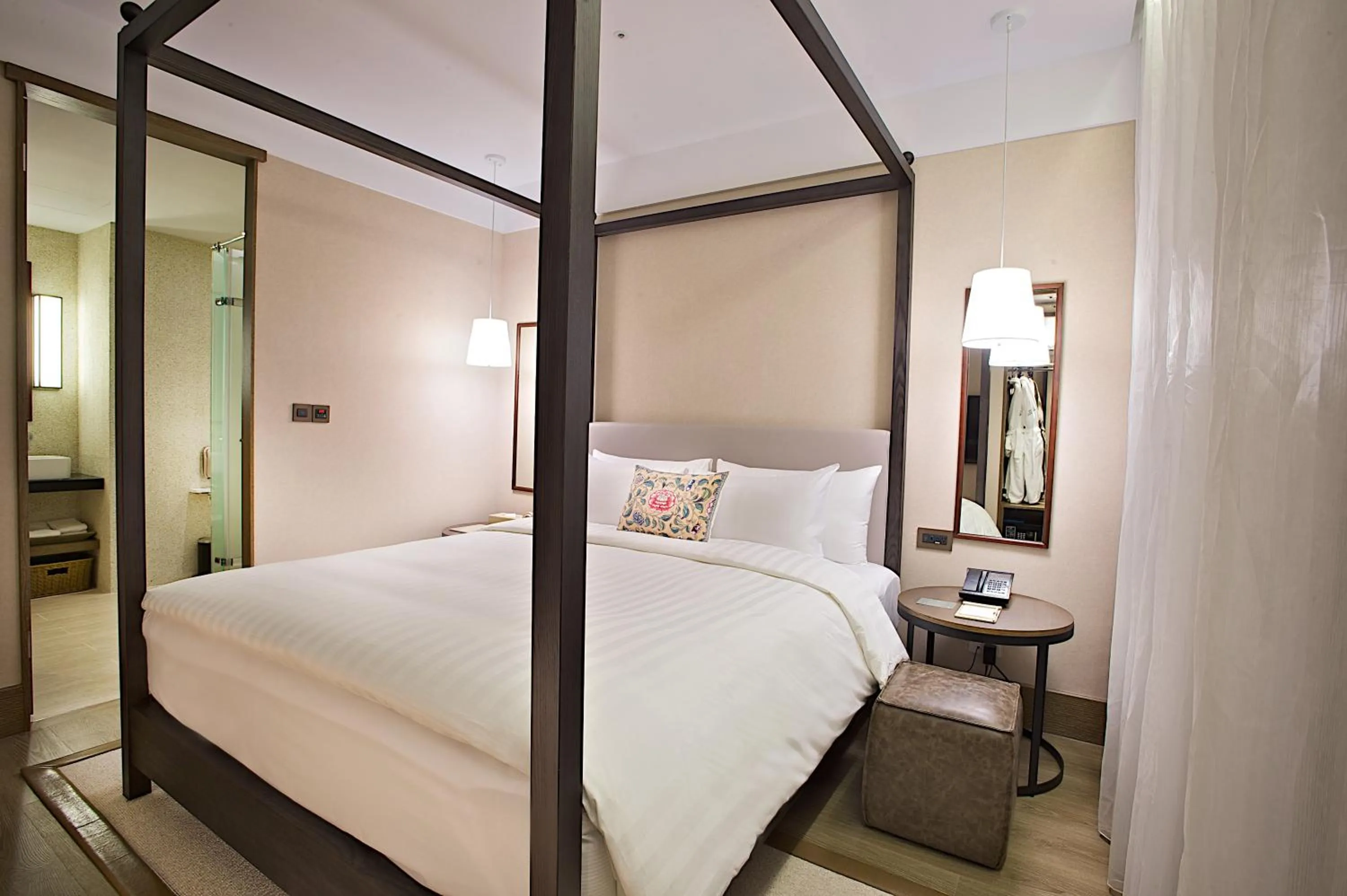 bunk bed, Bed in The Gaya Hotel