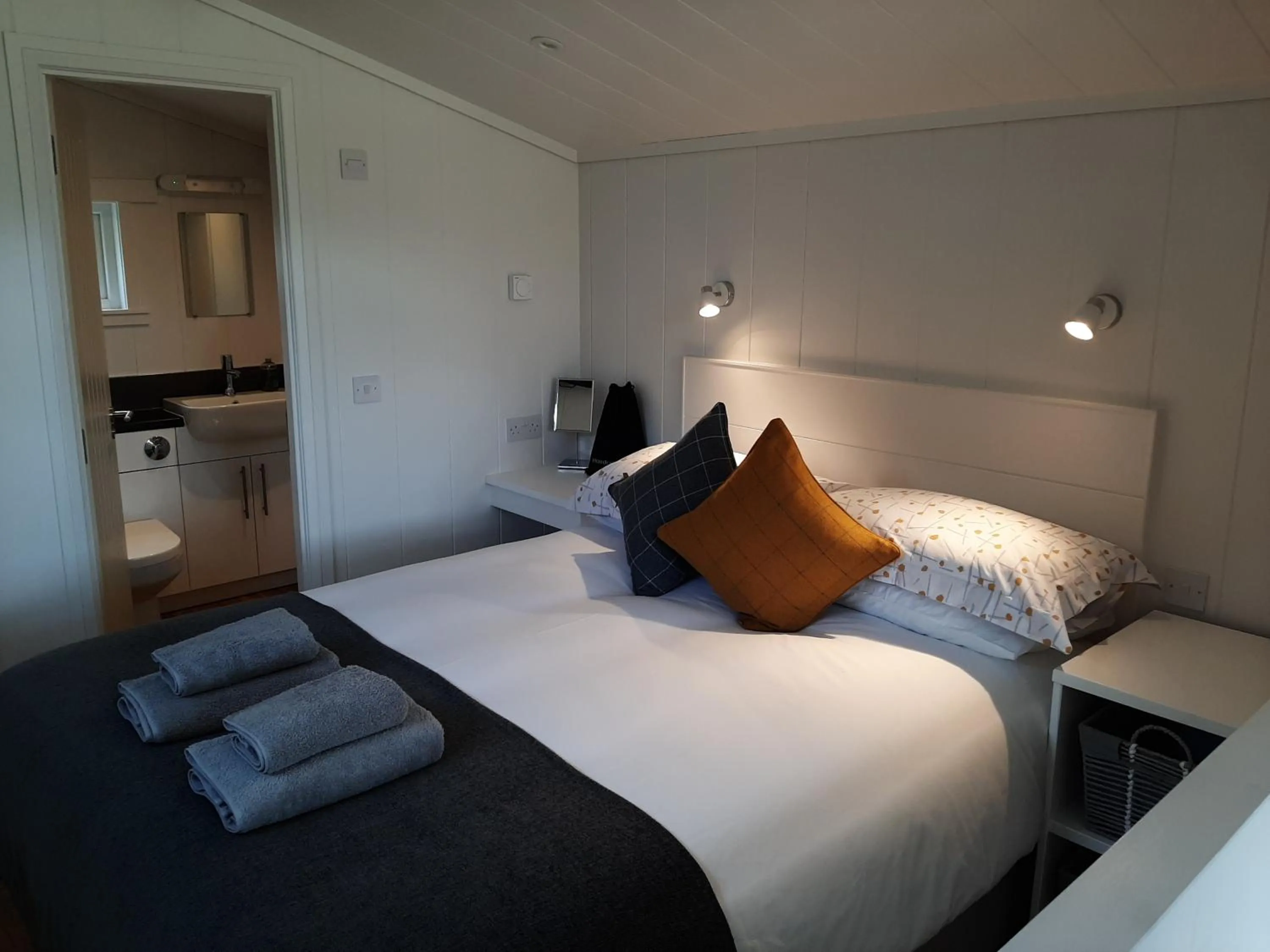 Bedroom, Bed in Tayview Lodges