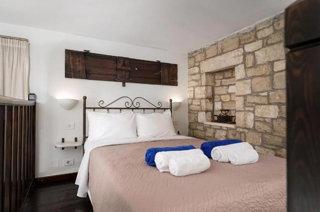 Orelia Cretan Deluxe Apartments