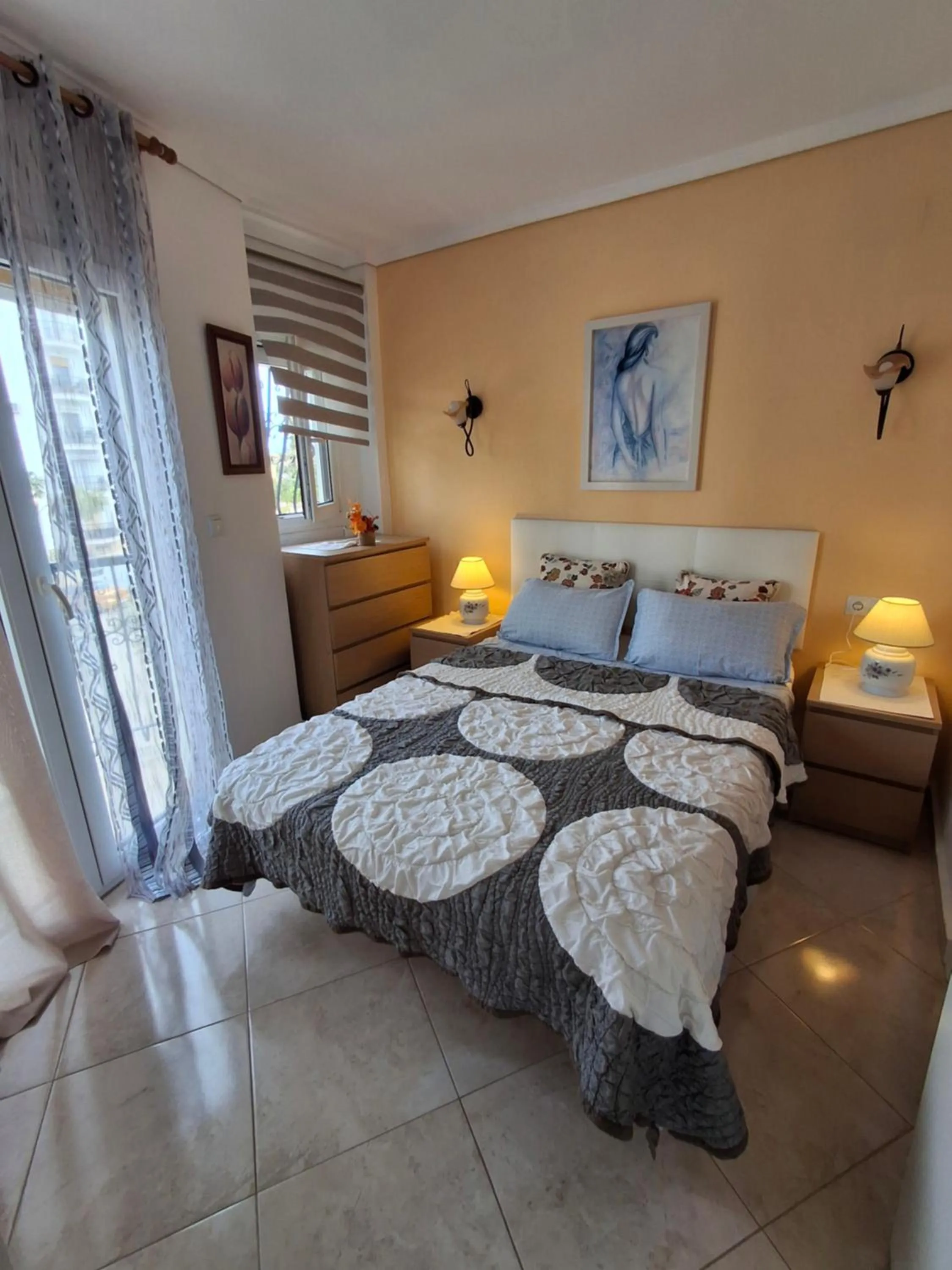 Bedroom, Bed in Apartamento Orange