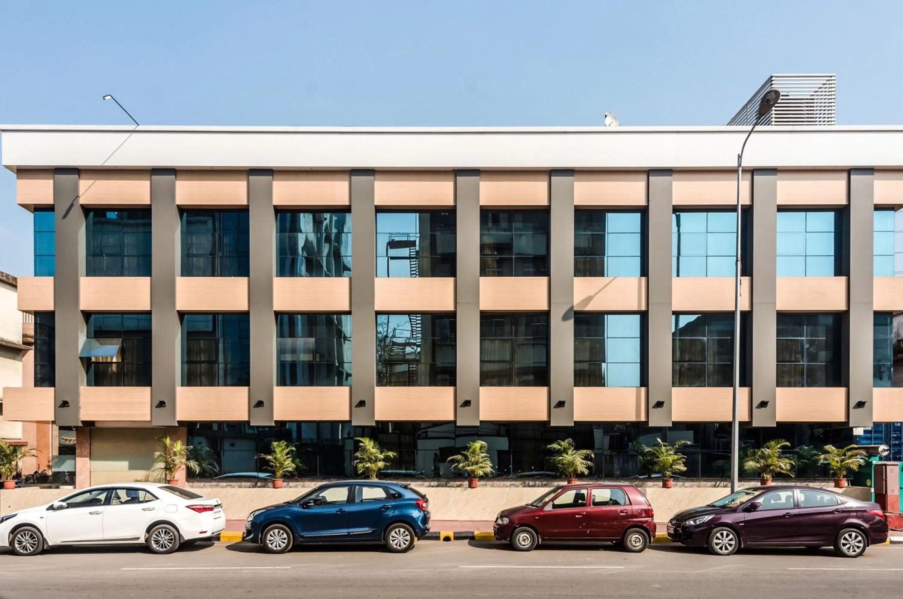 Facade/entrance in Capital O Hotel Konar Inn