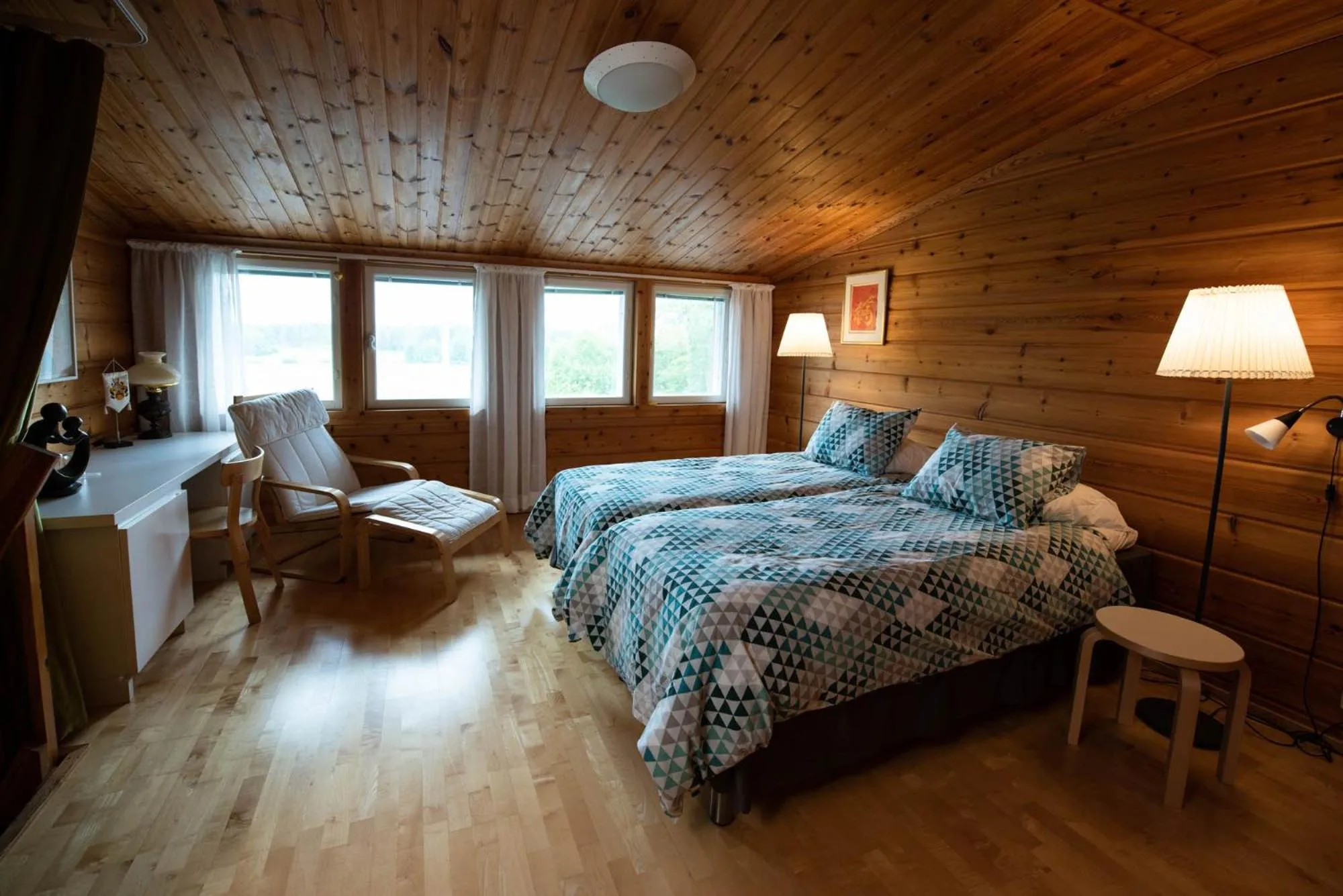 Photo of the whole room, Bed in Leena's B&B