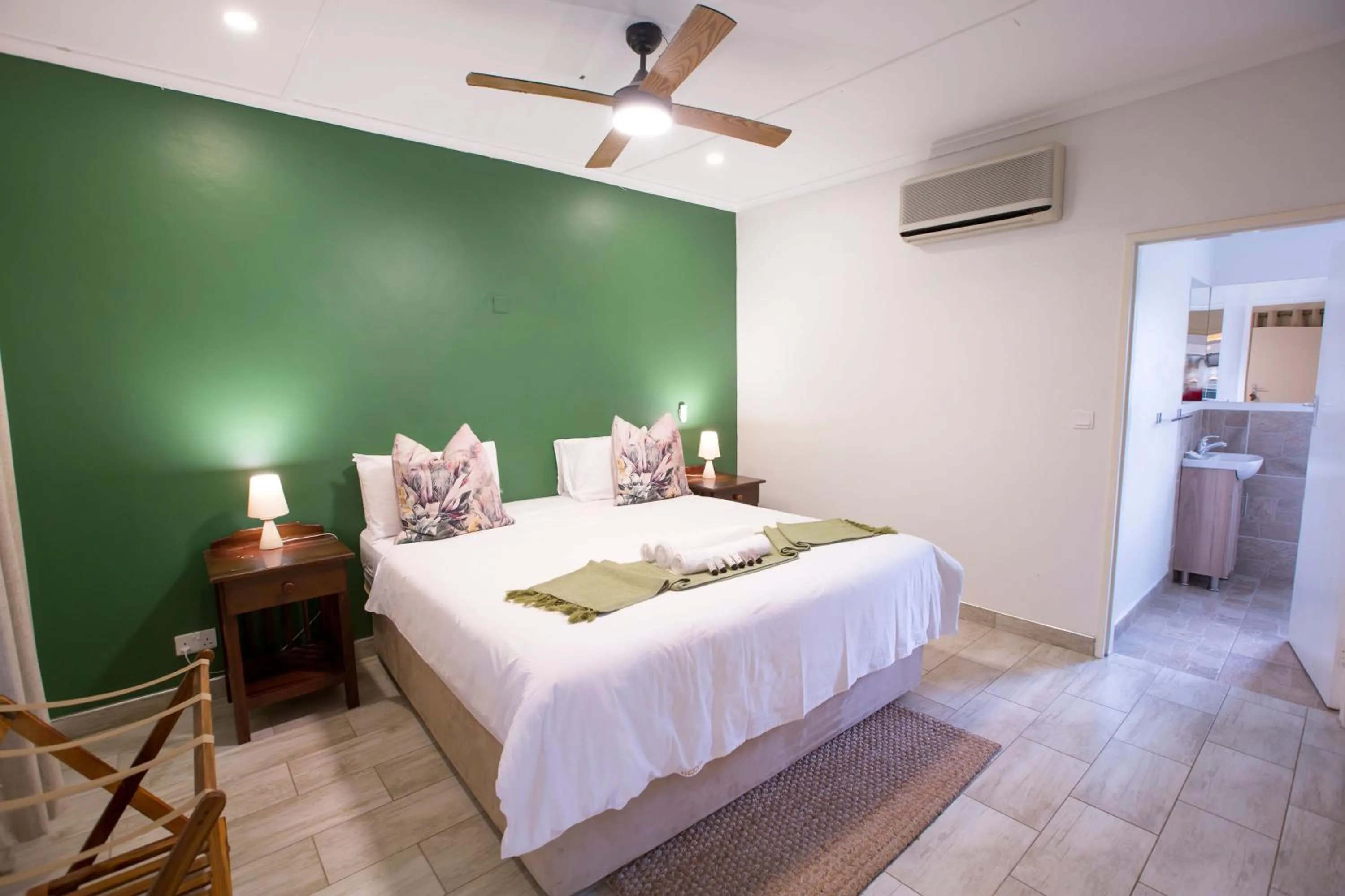 Photo of the whole room, Bed in Livingstone Lodge