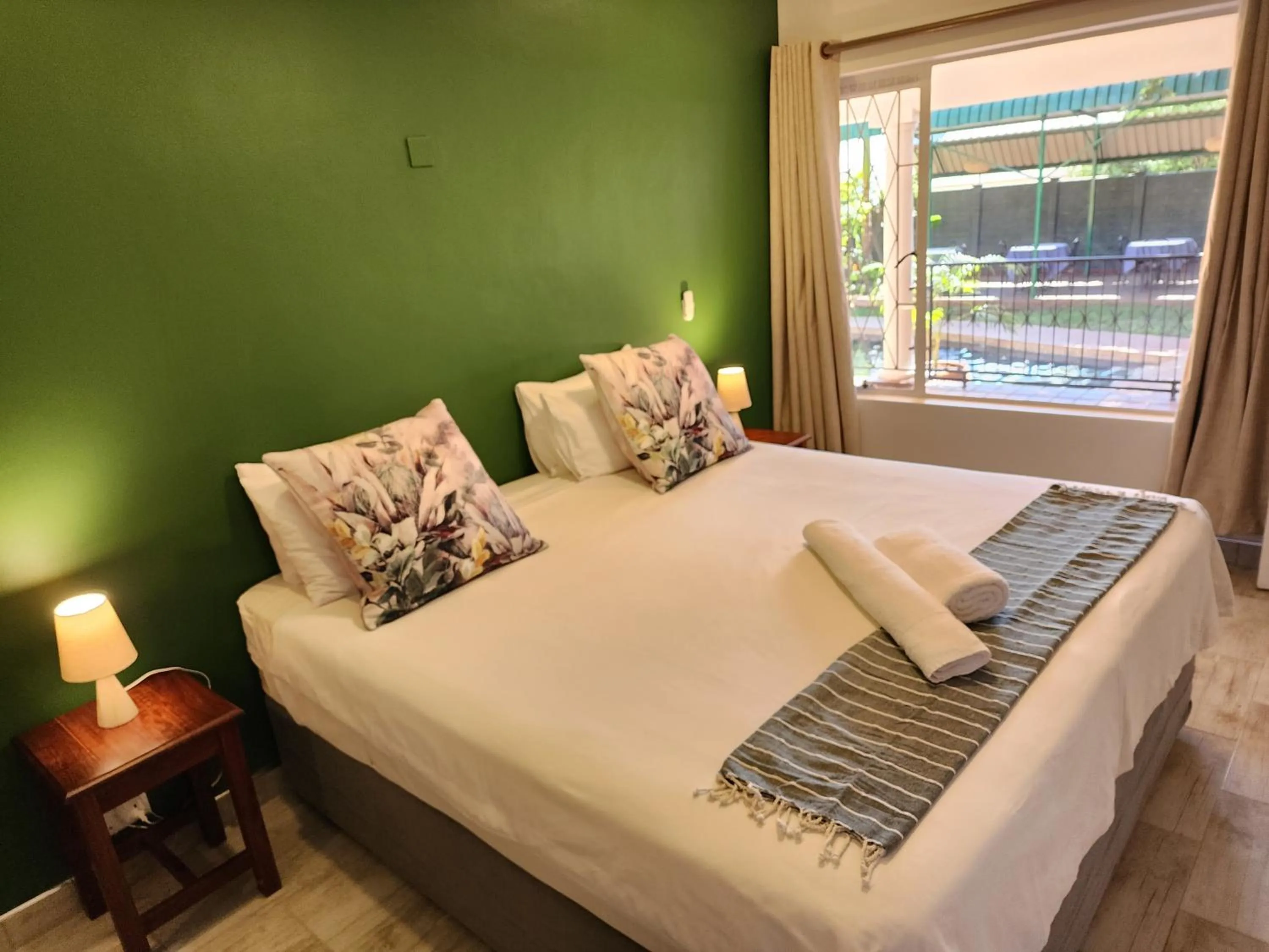 Bedroom, Bed in Livingstone Lodge