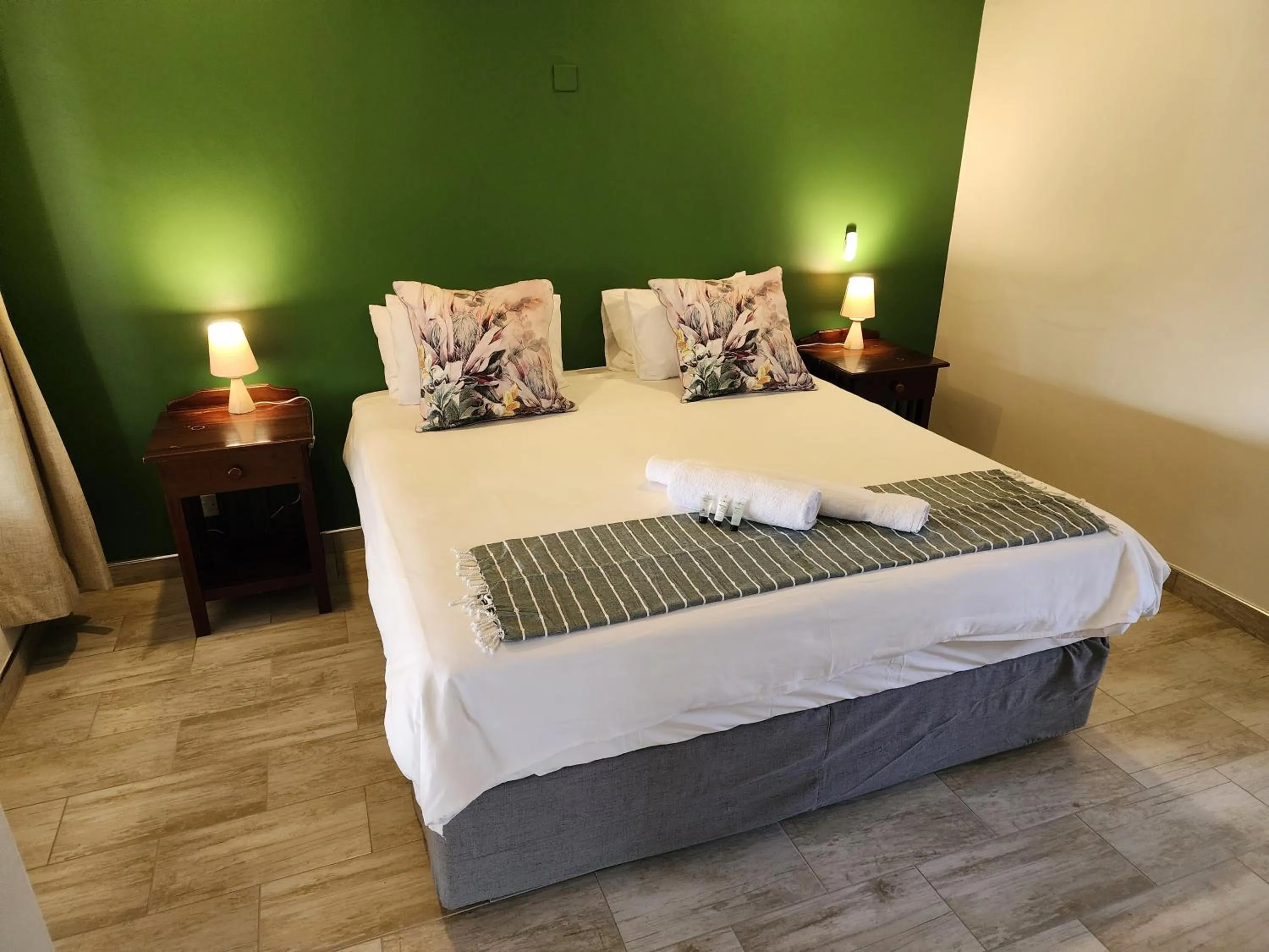 Bedroom, Bed in Livingstone Lodge