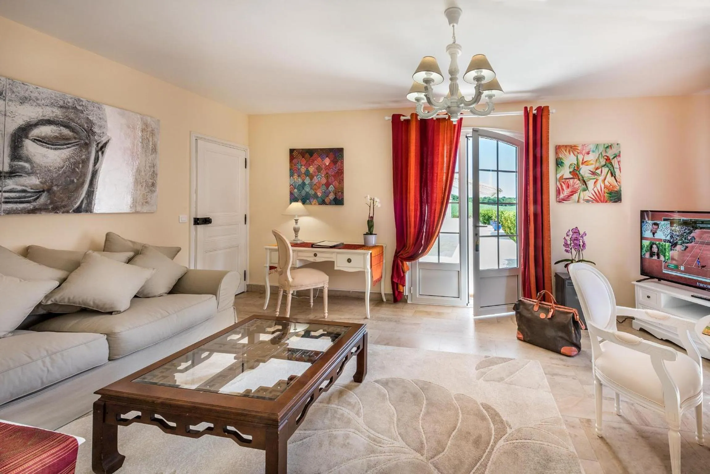 Photo of the whole room in Domaine du Bois des Anges