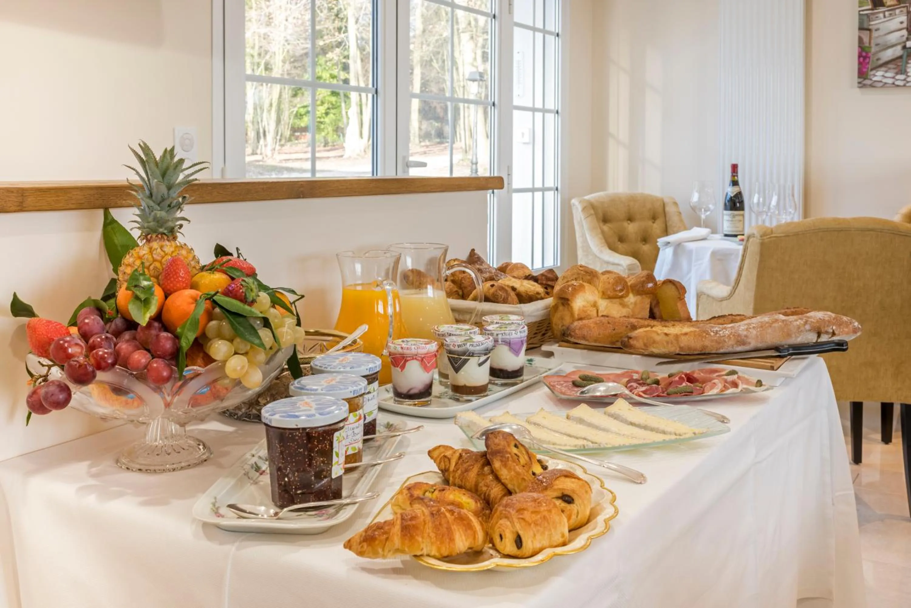 Buffet breakfast in Domaine du Bois des Anges