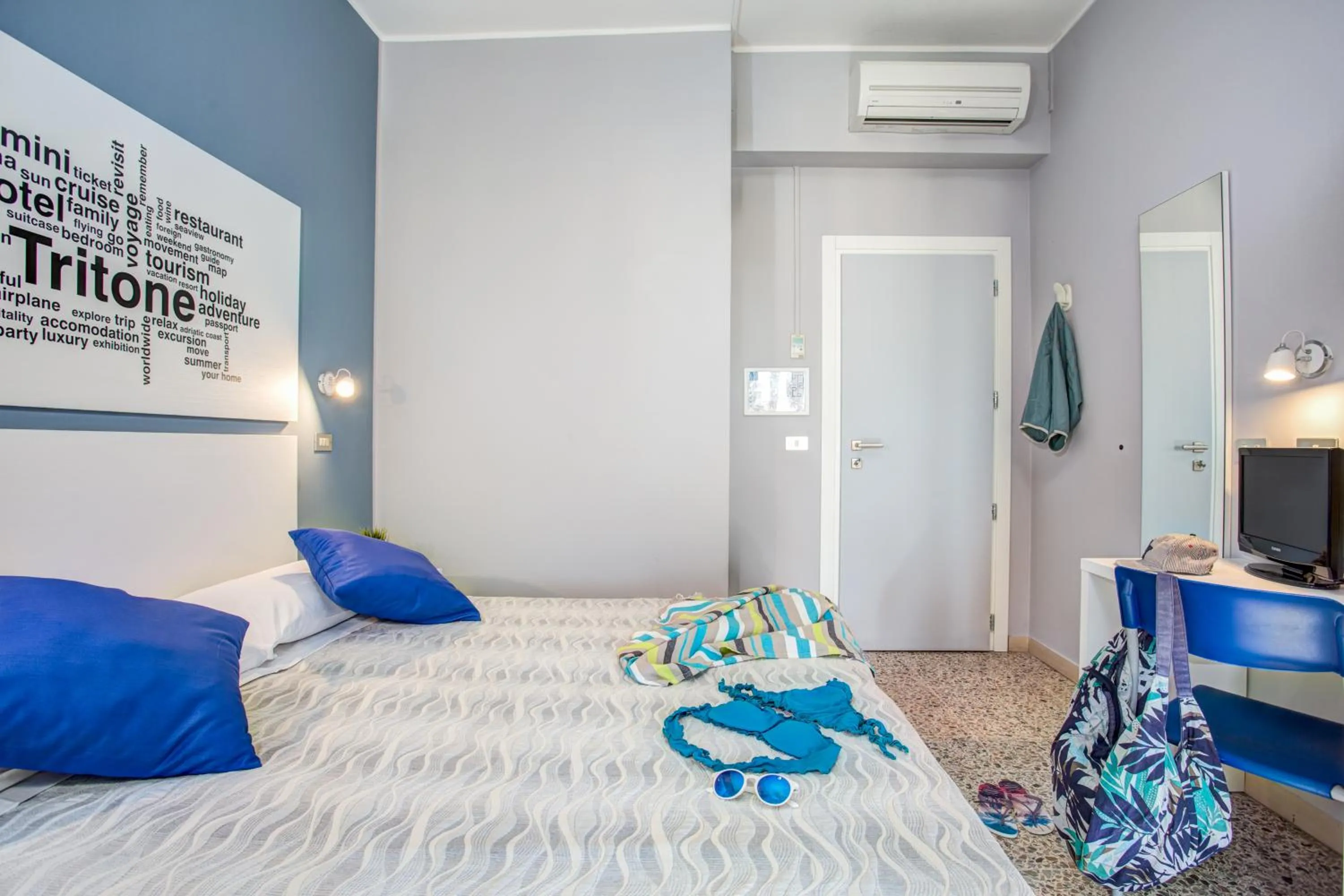 Photo of the whole room, Bed in Hotel Tritone Rimini