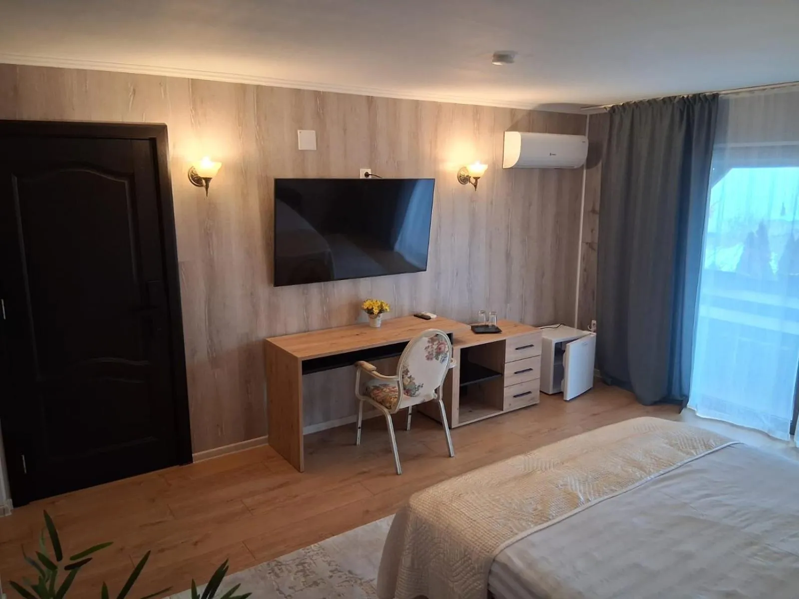 Bed in Hanu lu Mos Opinca