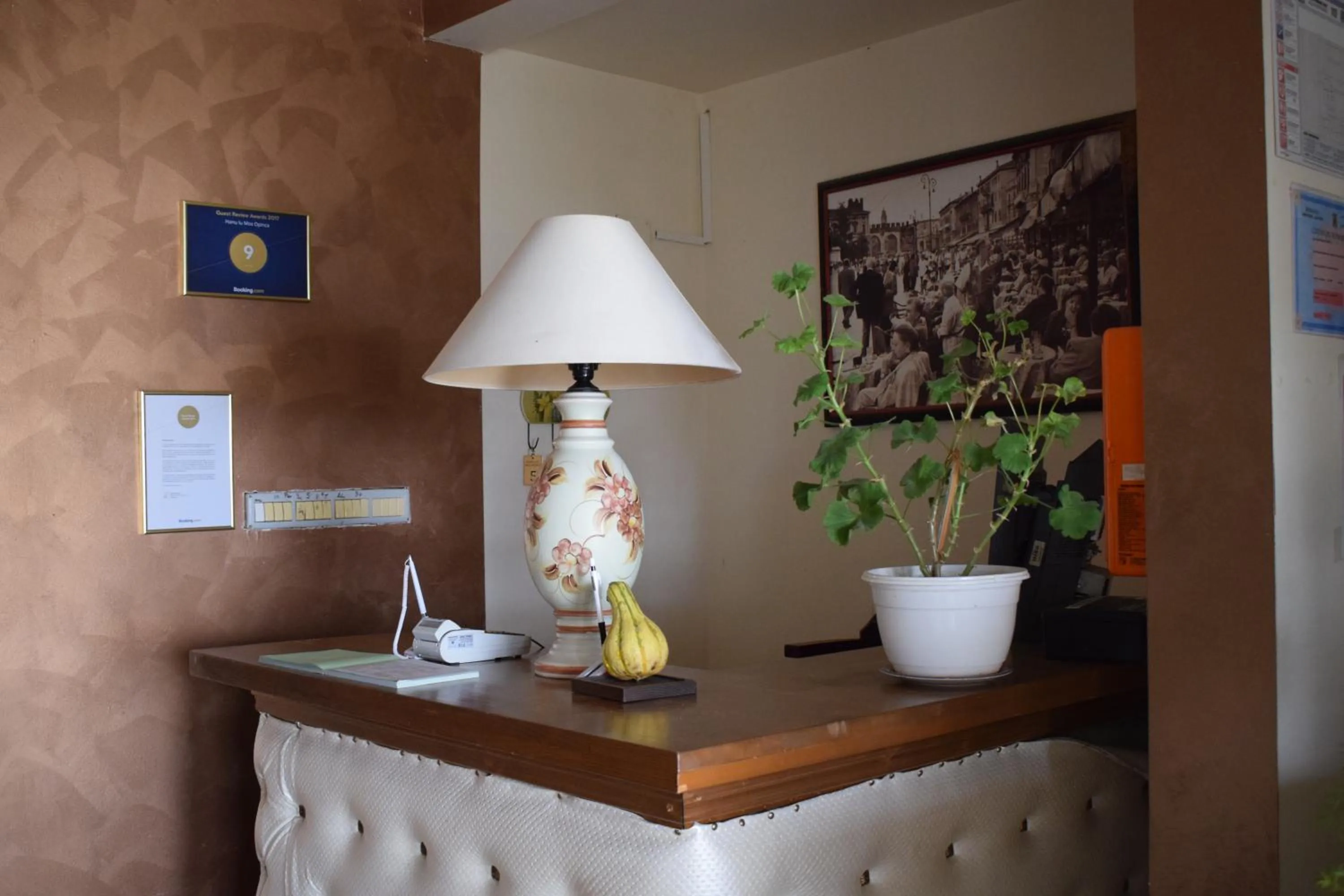 Restaurant/places to eat in Hanu lu Mos Opinca