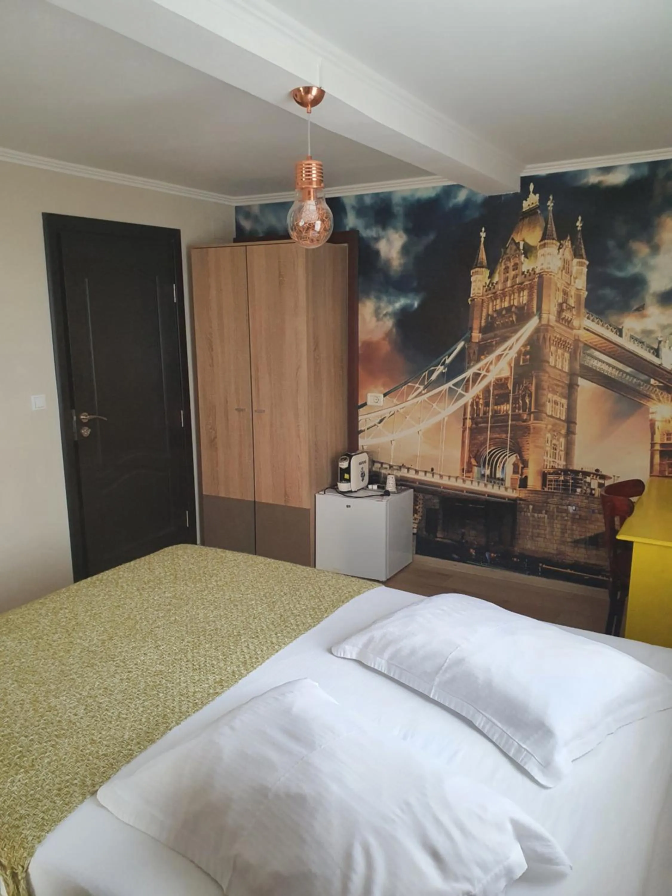 Bed in Hanu lu Mos Opinca