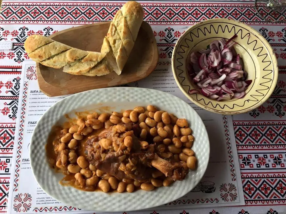 Property building in Hanu lu Mos Opinca