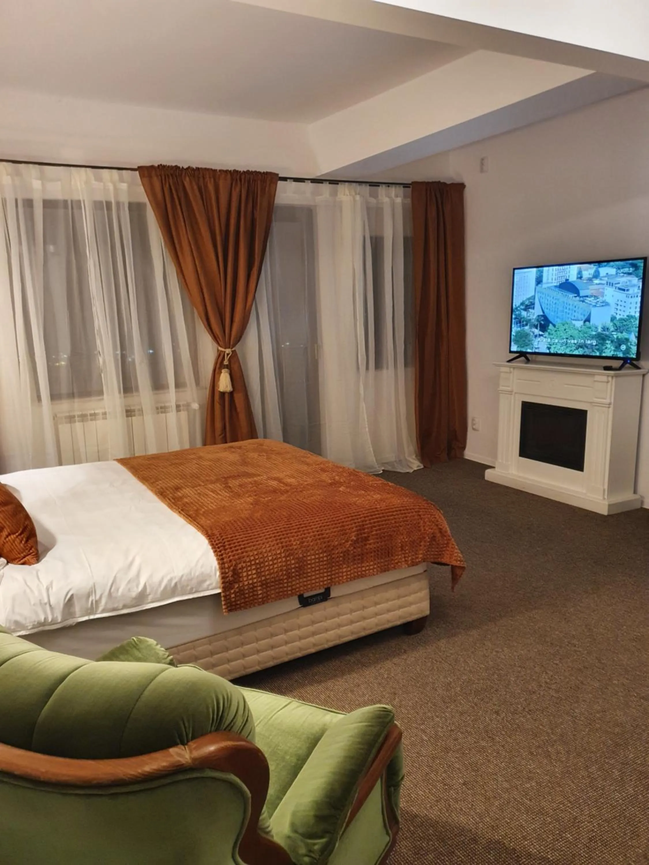 Bed in Hanu lu Mos Opinca