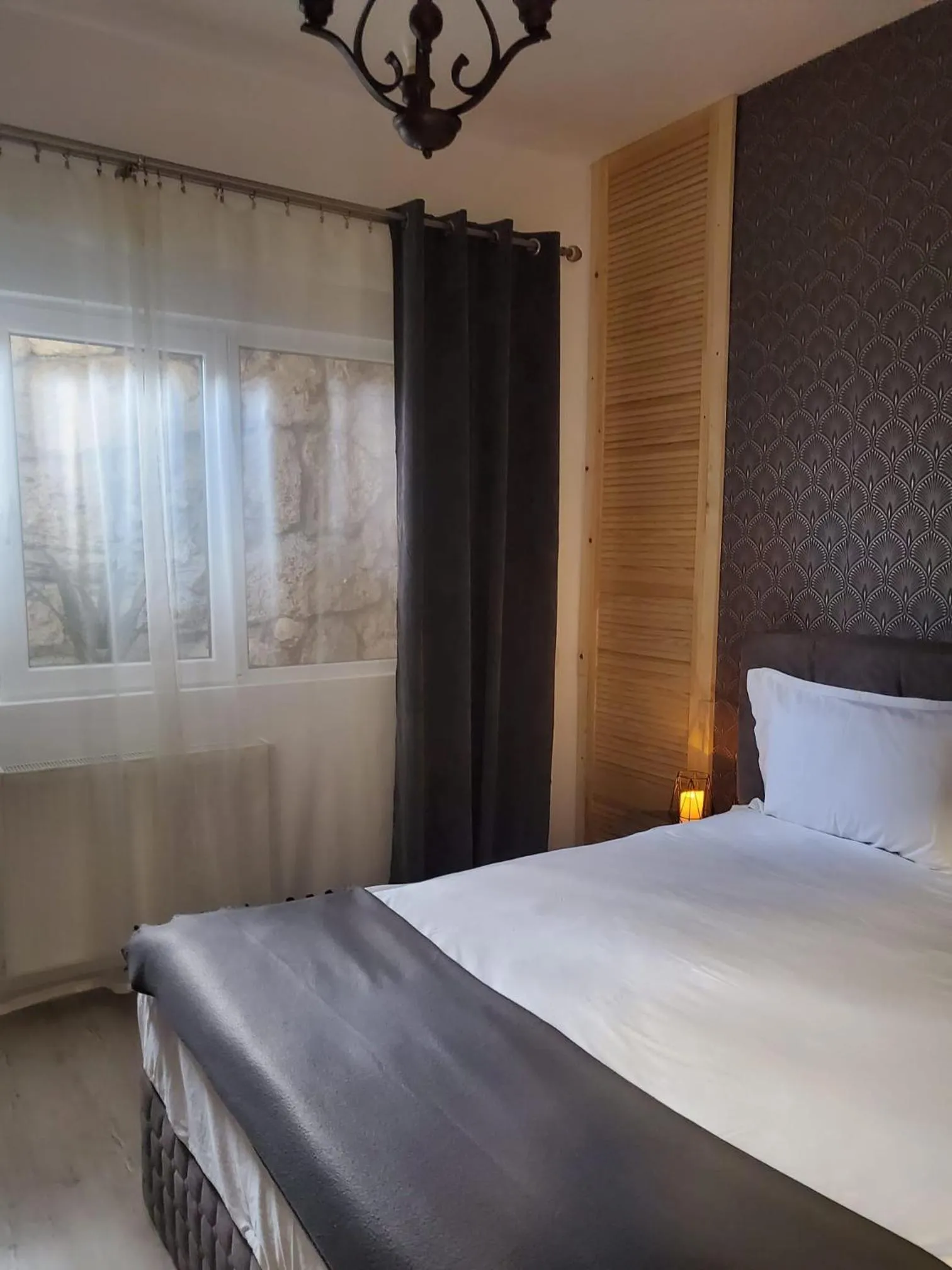 Bed in Hanu lu Mos Opinca