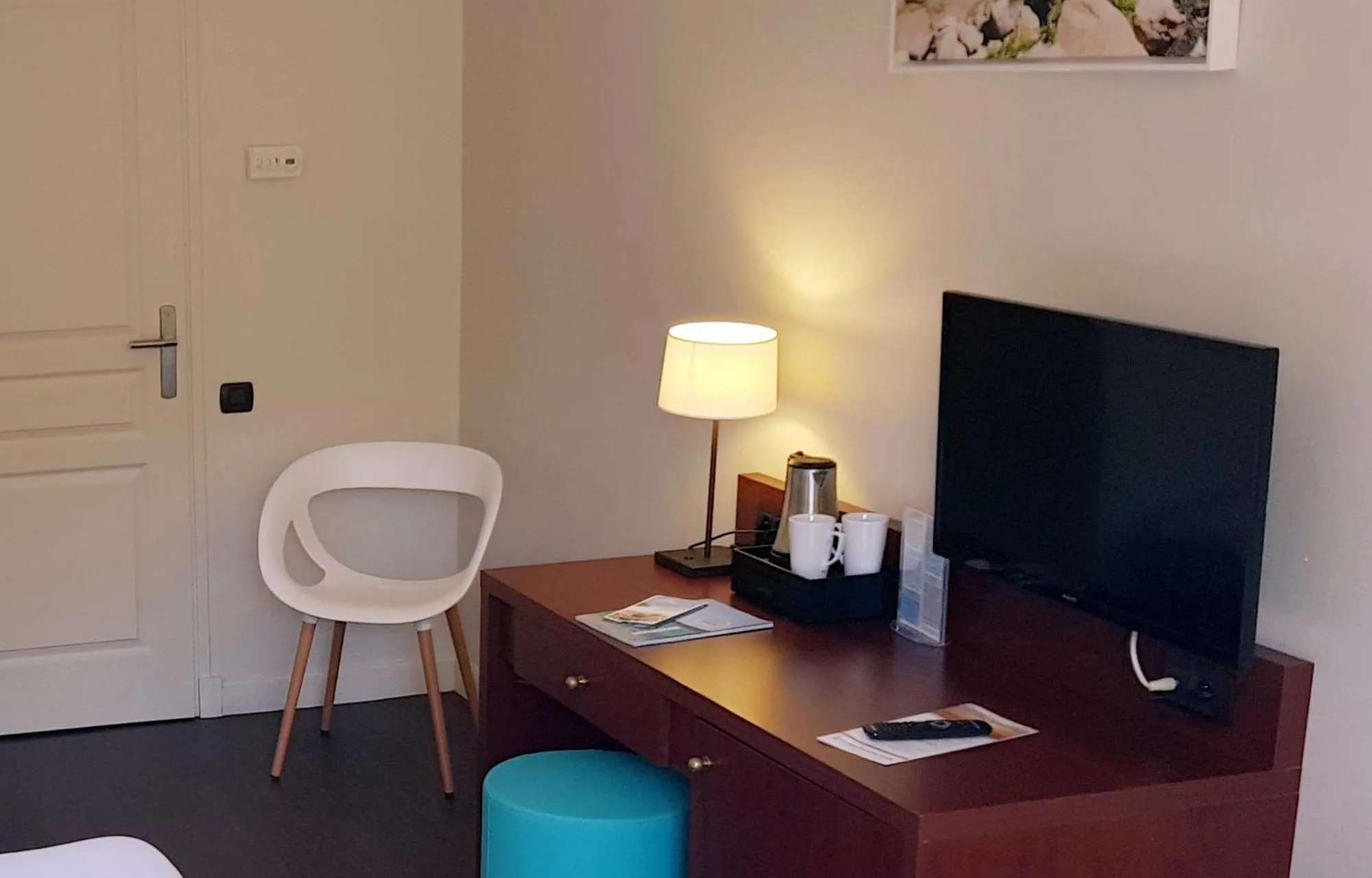 Coffee/tea facilities in Hôtel Les Jardins De Sainte-Maxime