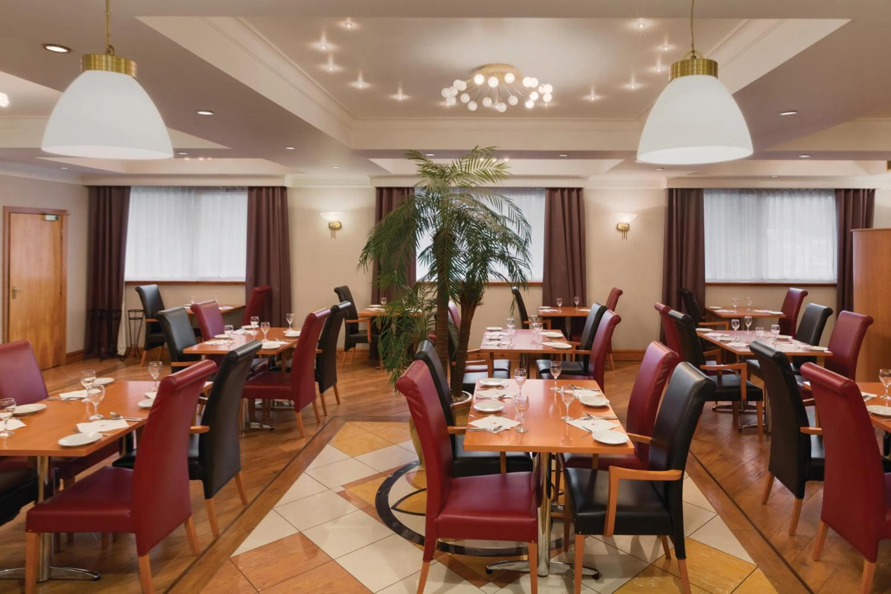 Restaurant/places to eat in Savera Hotel South Ruislip