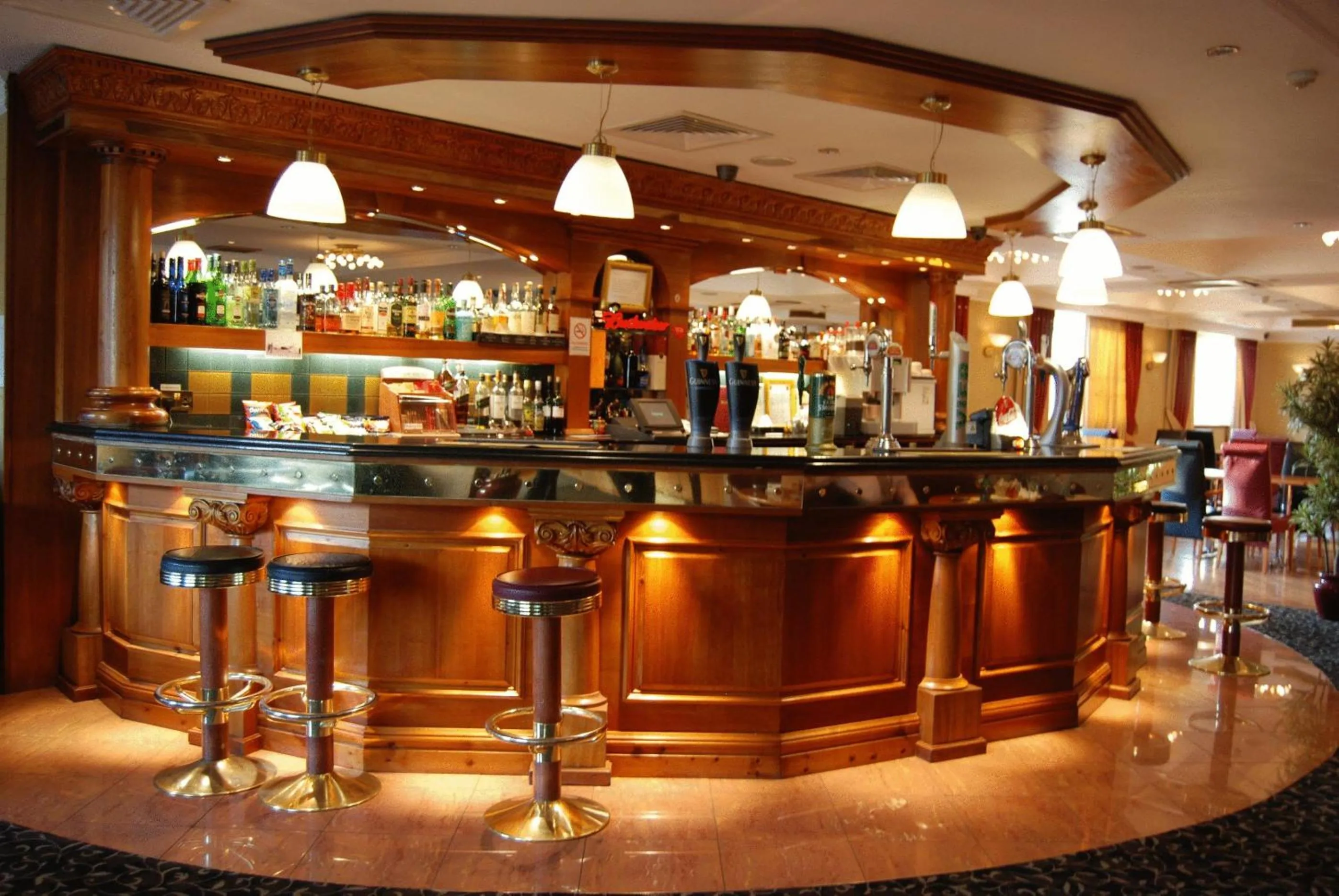 Lounge or bar in Savera Hotel South Ruislip