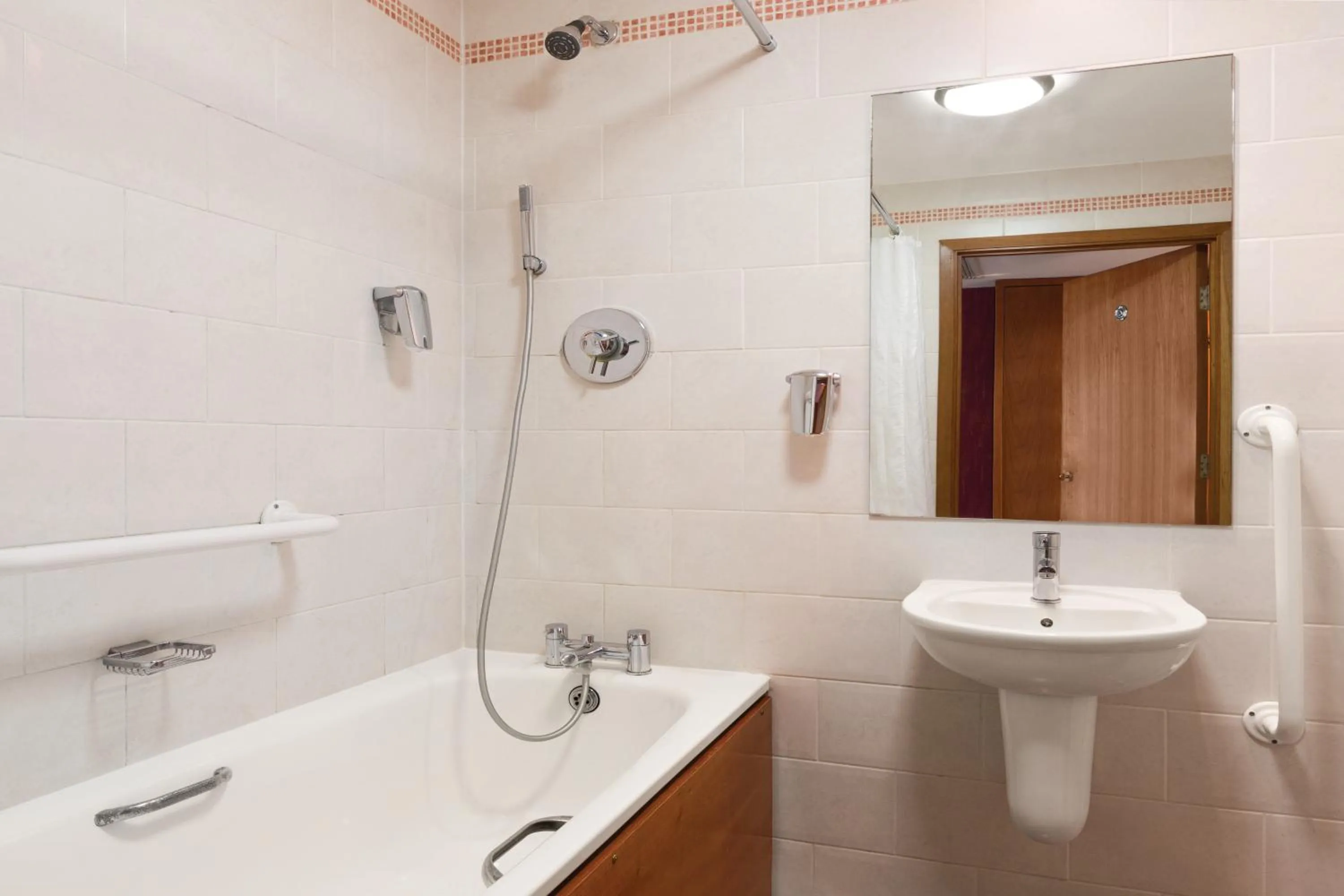 Shower in Savera Hotel South Ruislip