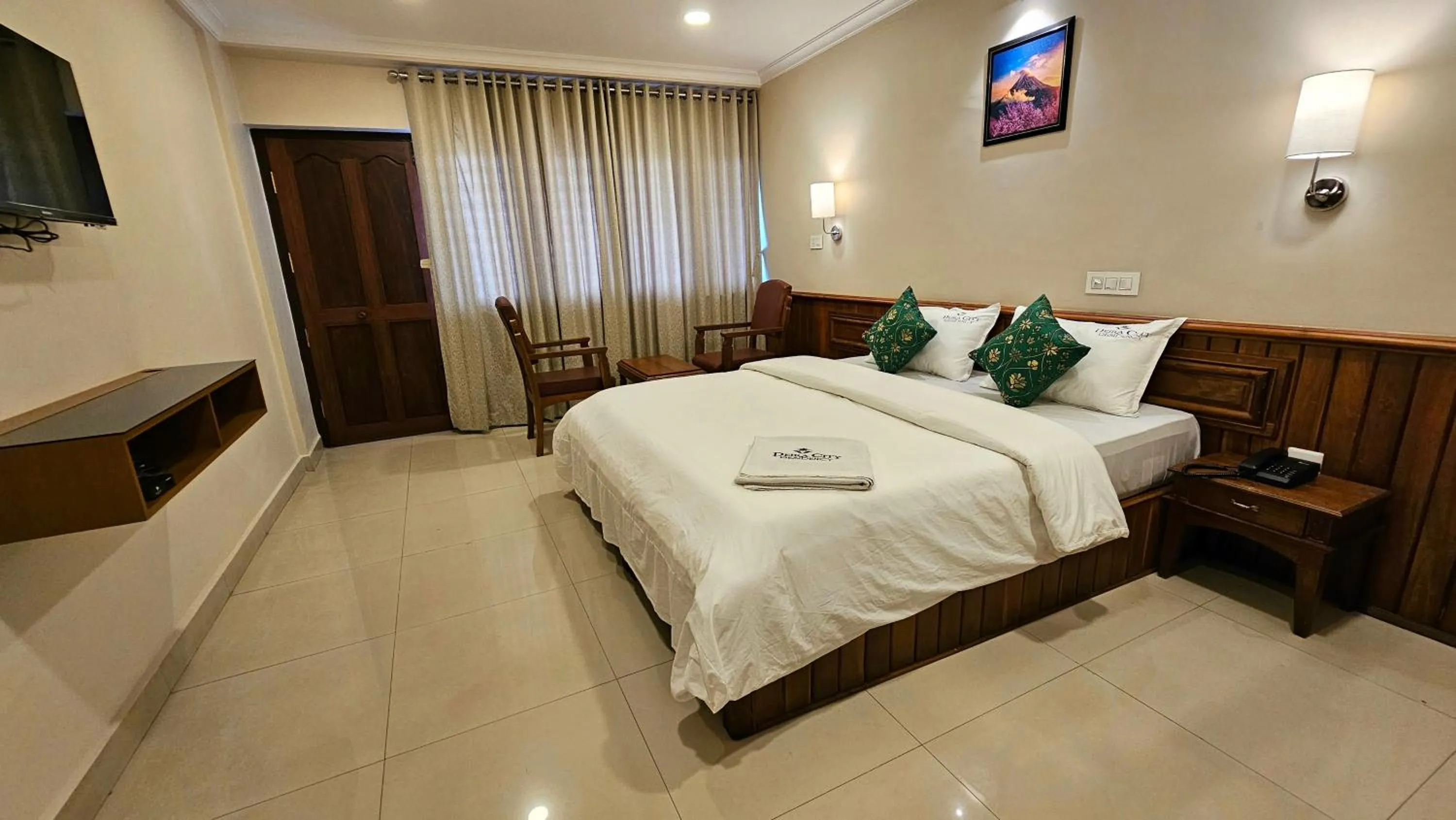 Bed in Deira City Residency