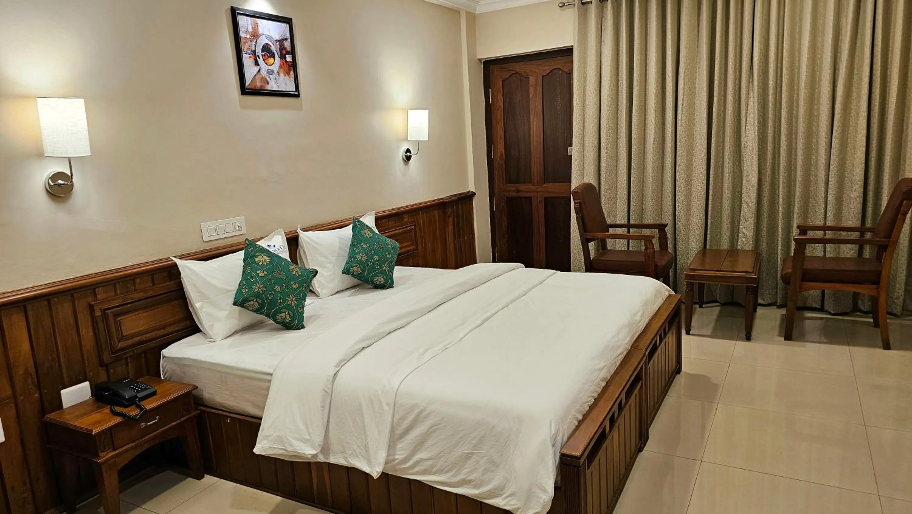 Bed in Deira City Residency