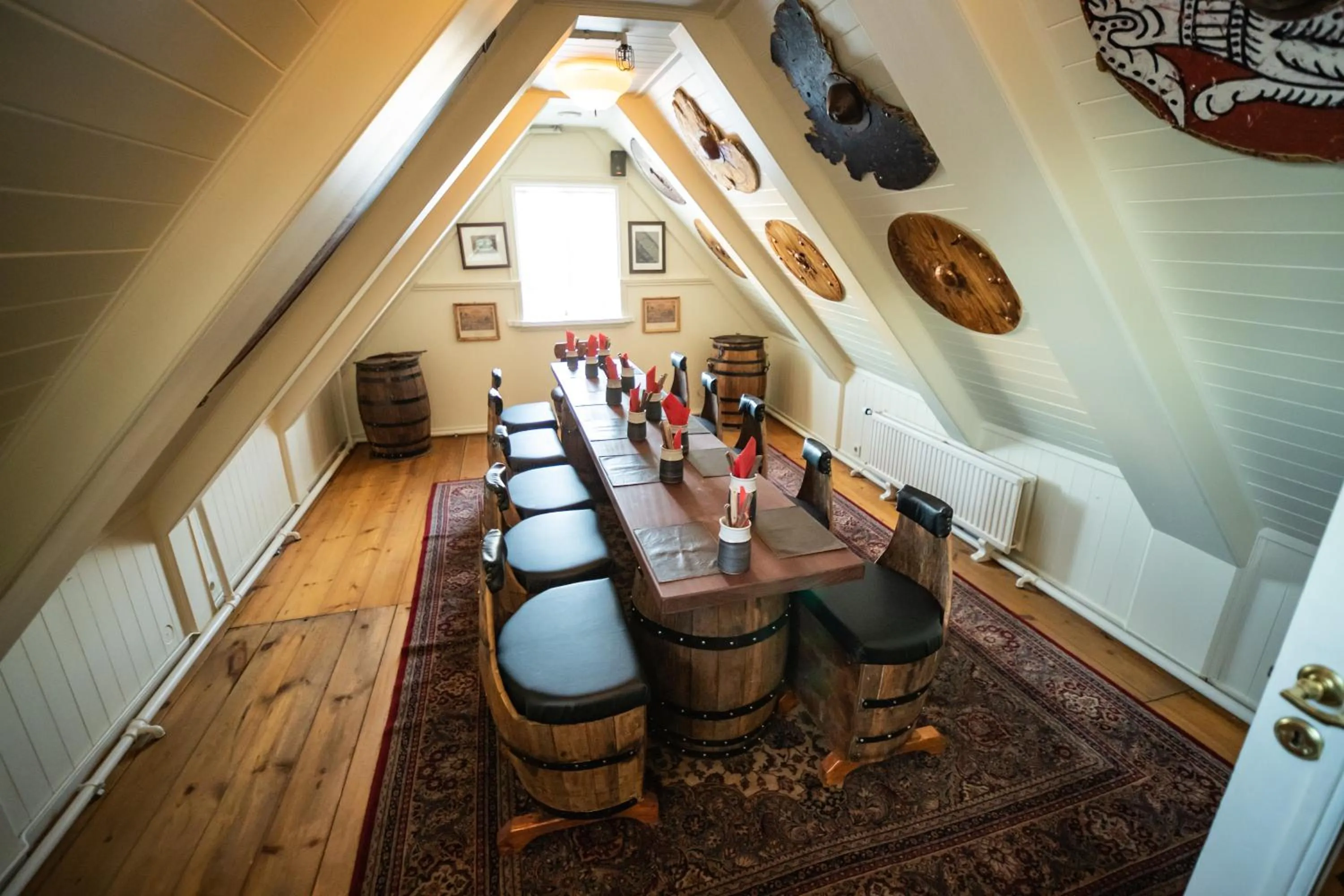 Restaurant/places to eat in Hotel Viking