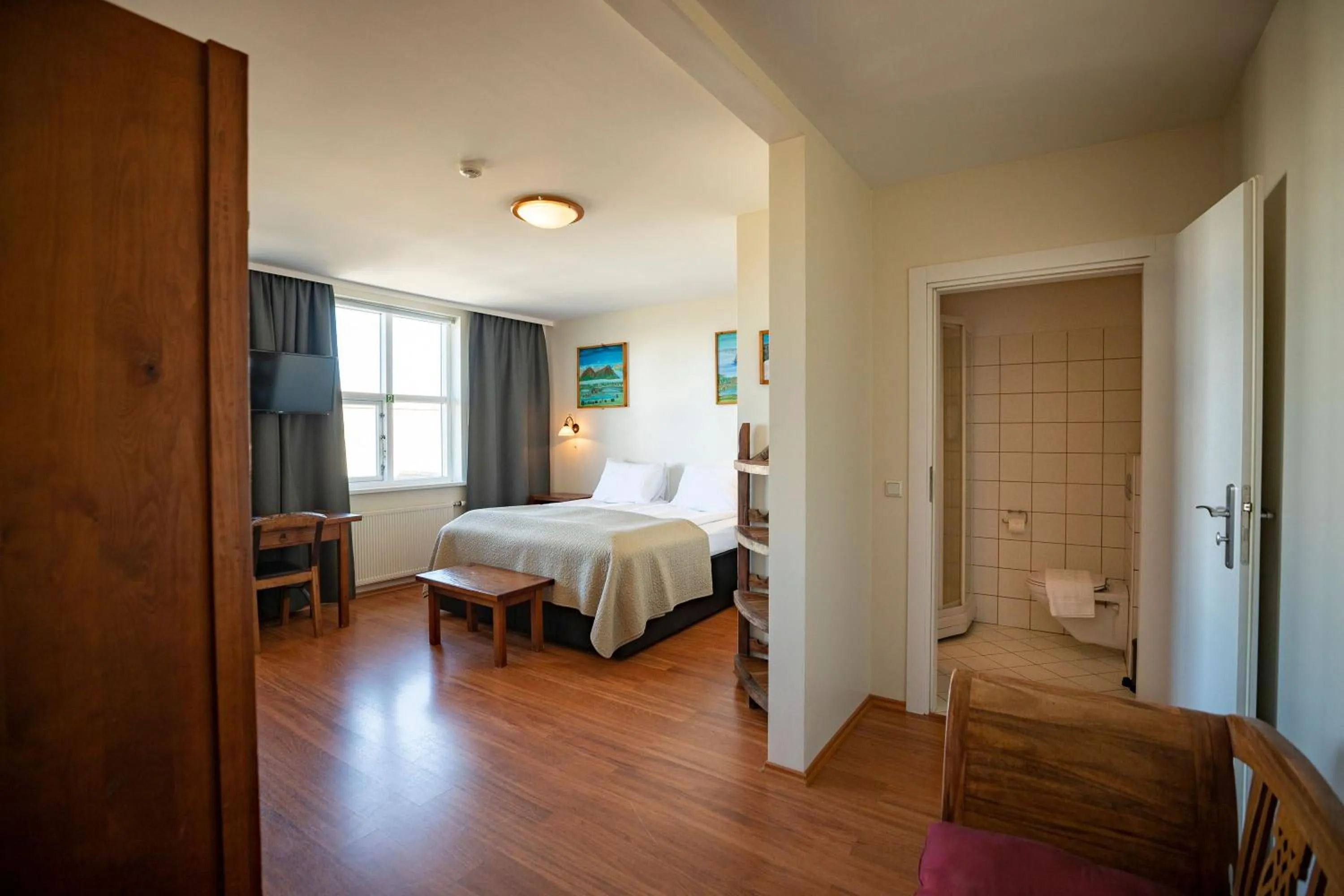 Photo of the whole room, Bed in Hotel Viking