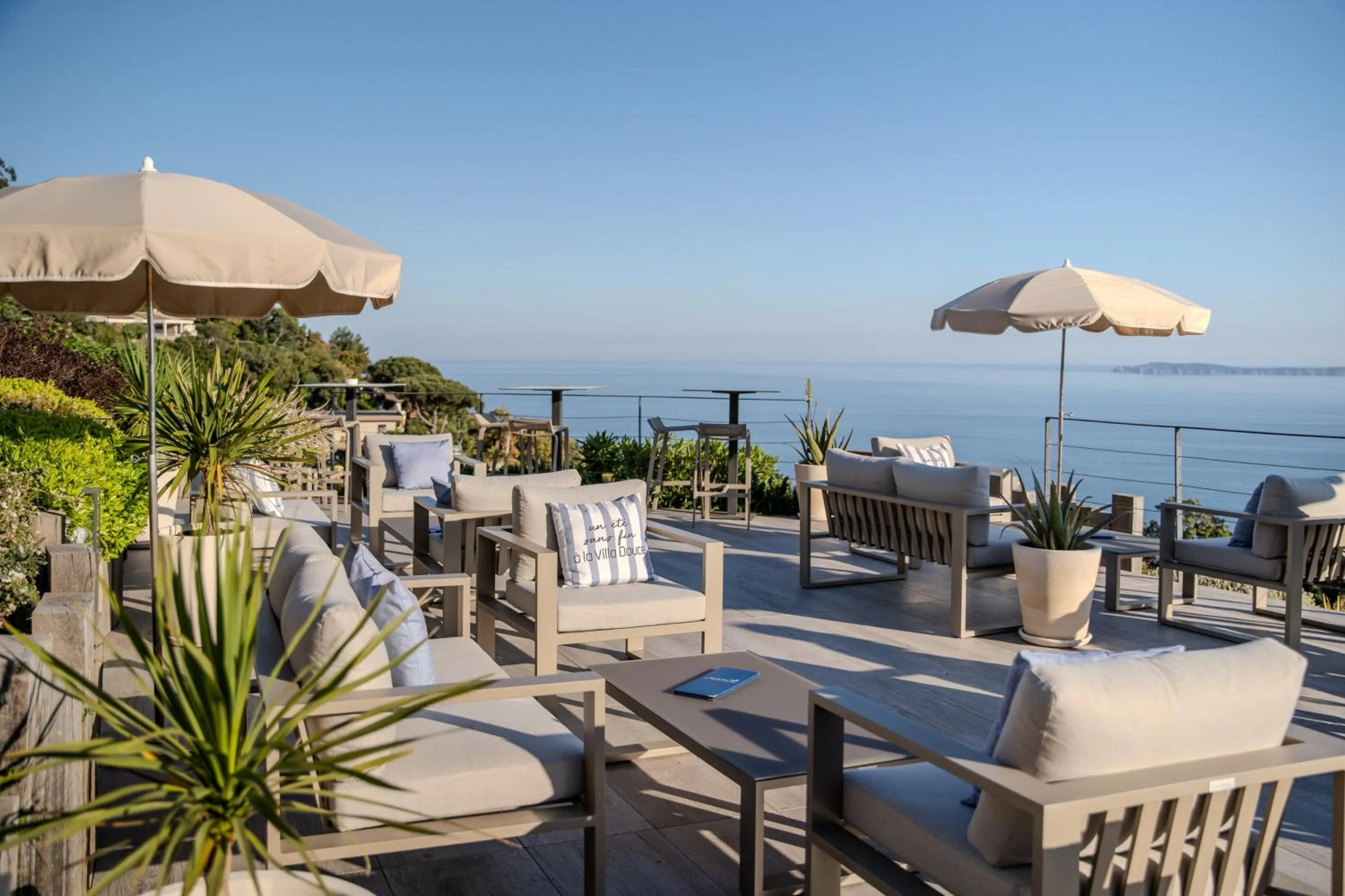 Lounge or bar in Hôtel La Villa Douce