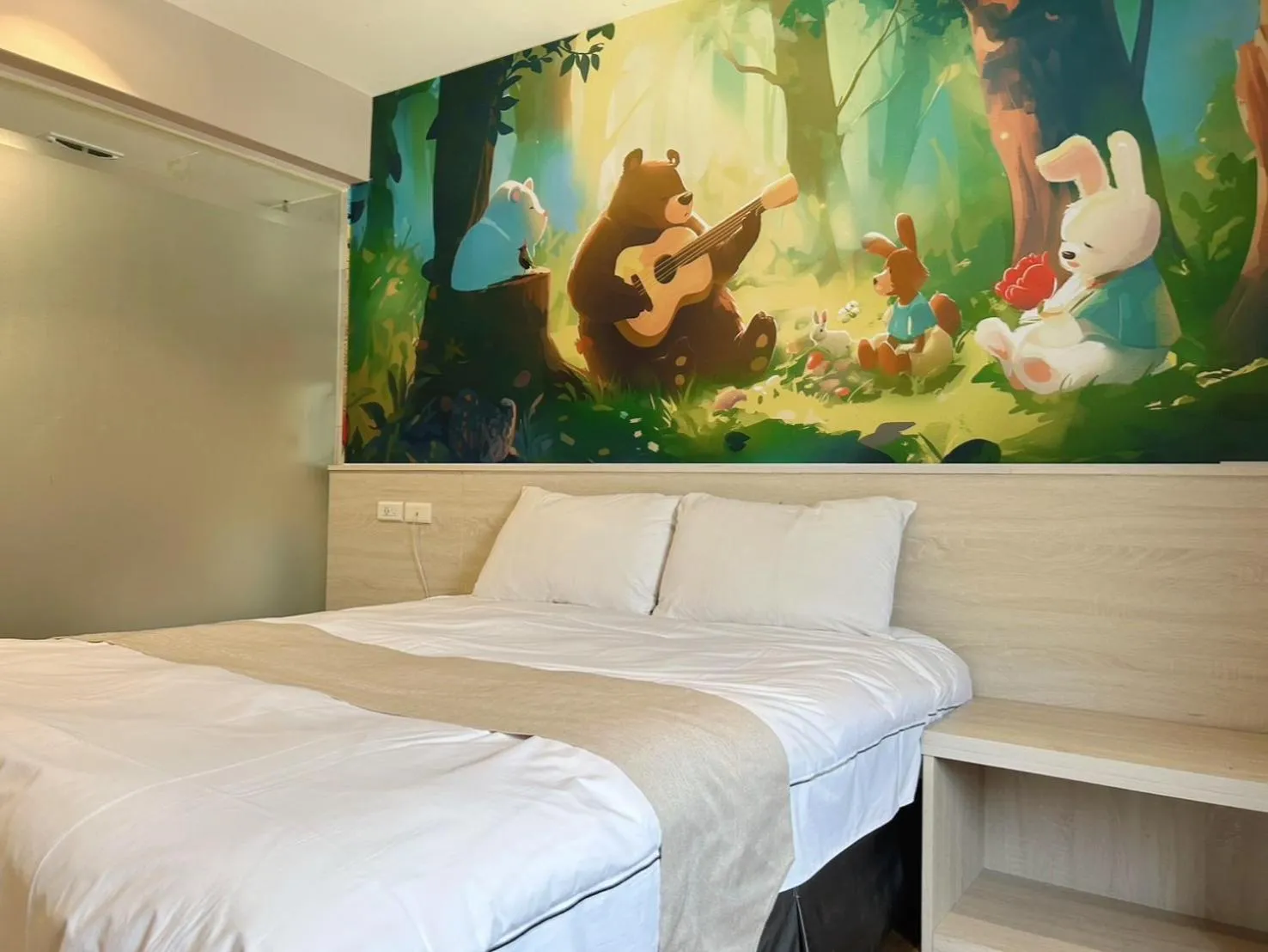 room service, Bed in Dazz Inn