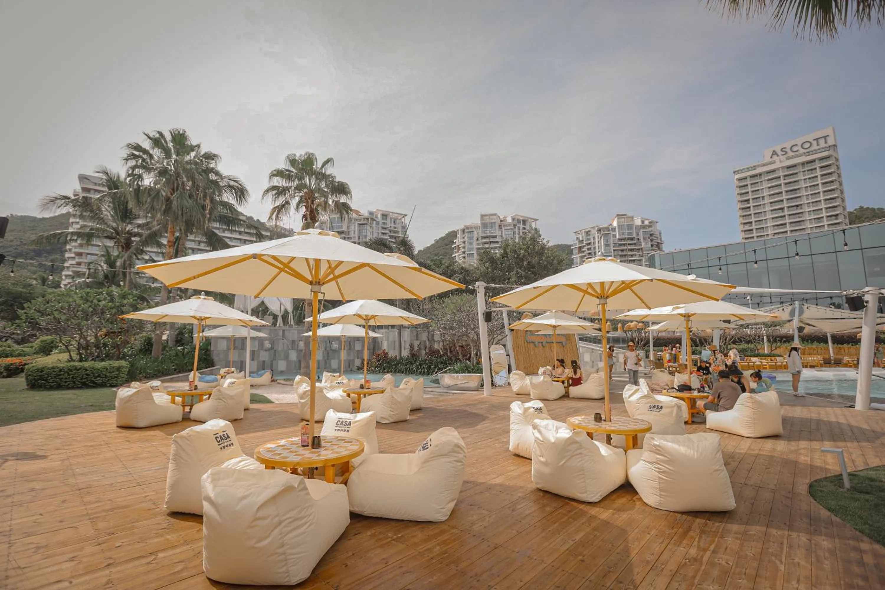 Lounge or bar in The Shanhaitian Resort Sanya, Autograph Collection