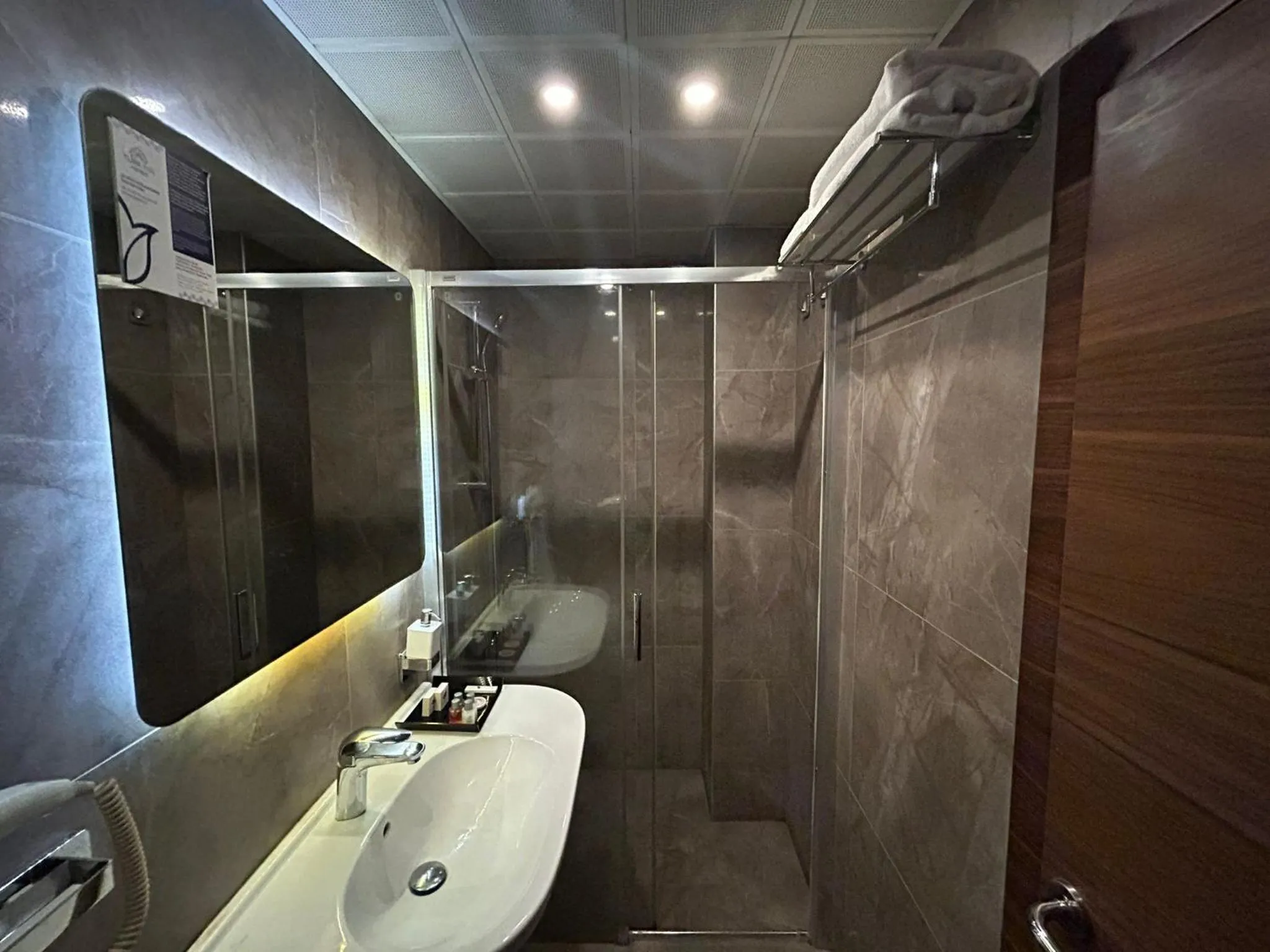 Bathroom in Reikartz 2017