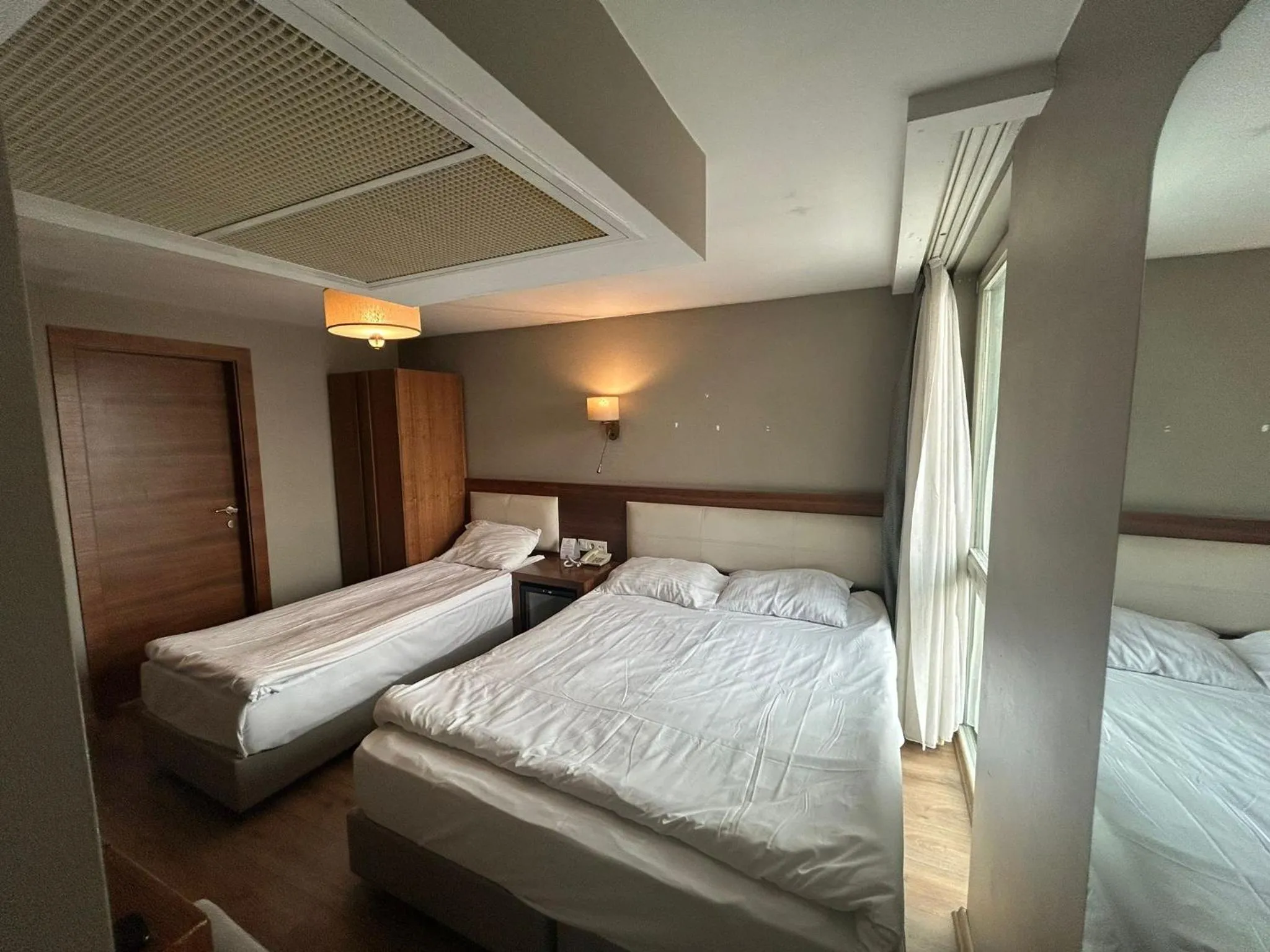 Photo of the whole room, Bed in Reikartz 2017