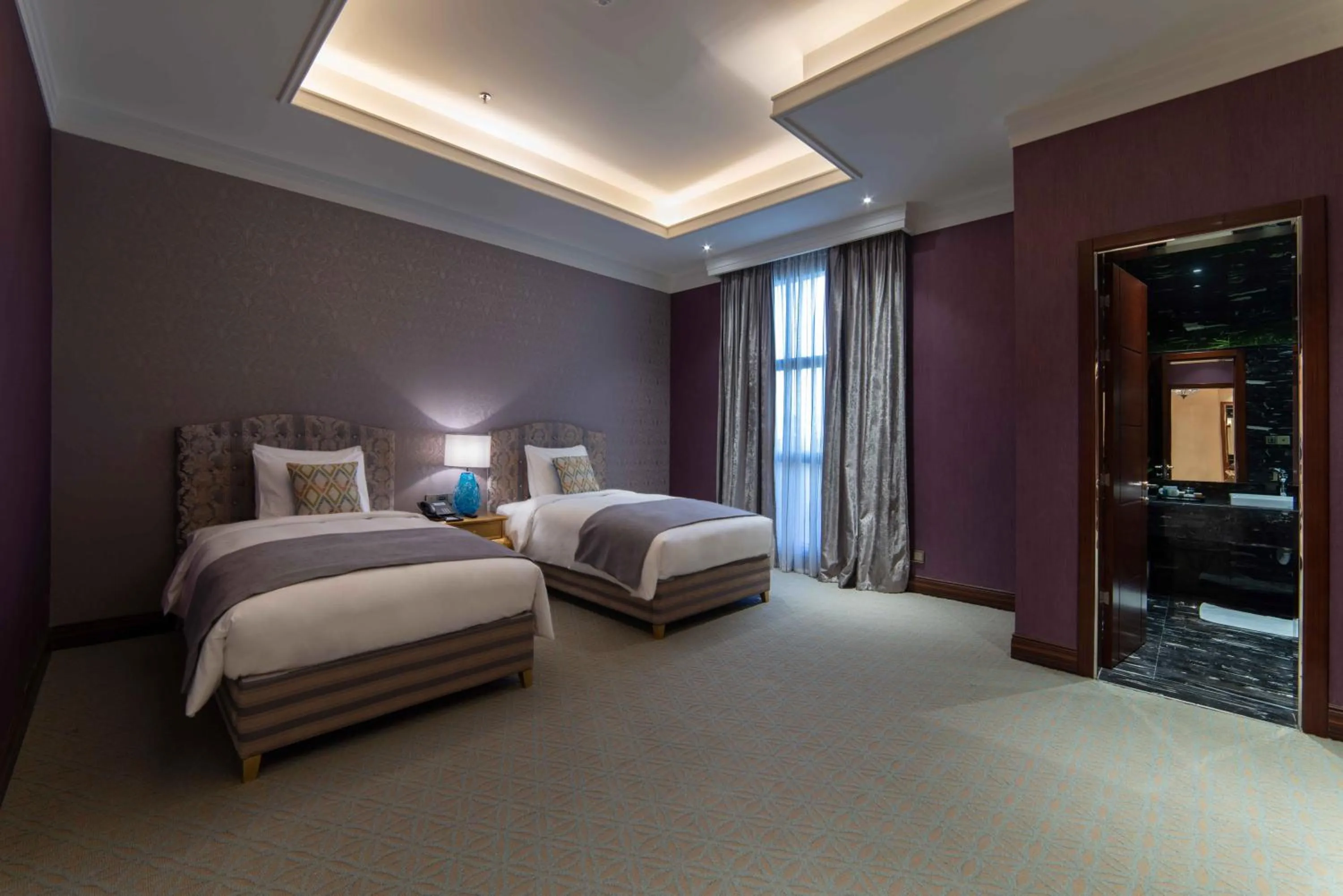 Photo of the whole room, Bed in Warwick Al Khobar