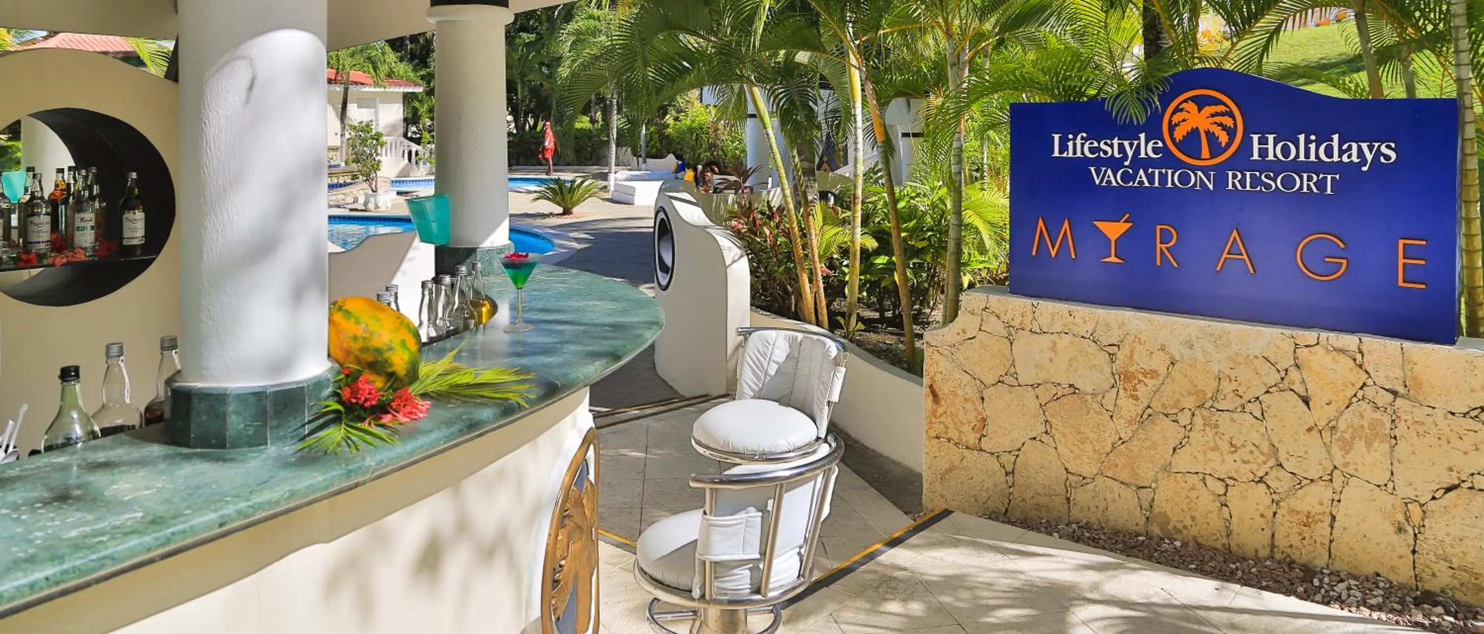 Garden in Lifestyle Crown Residence Suites