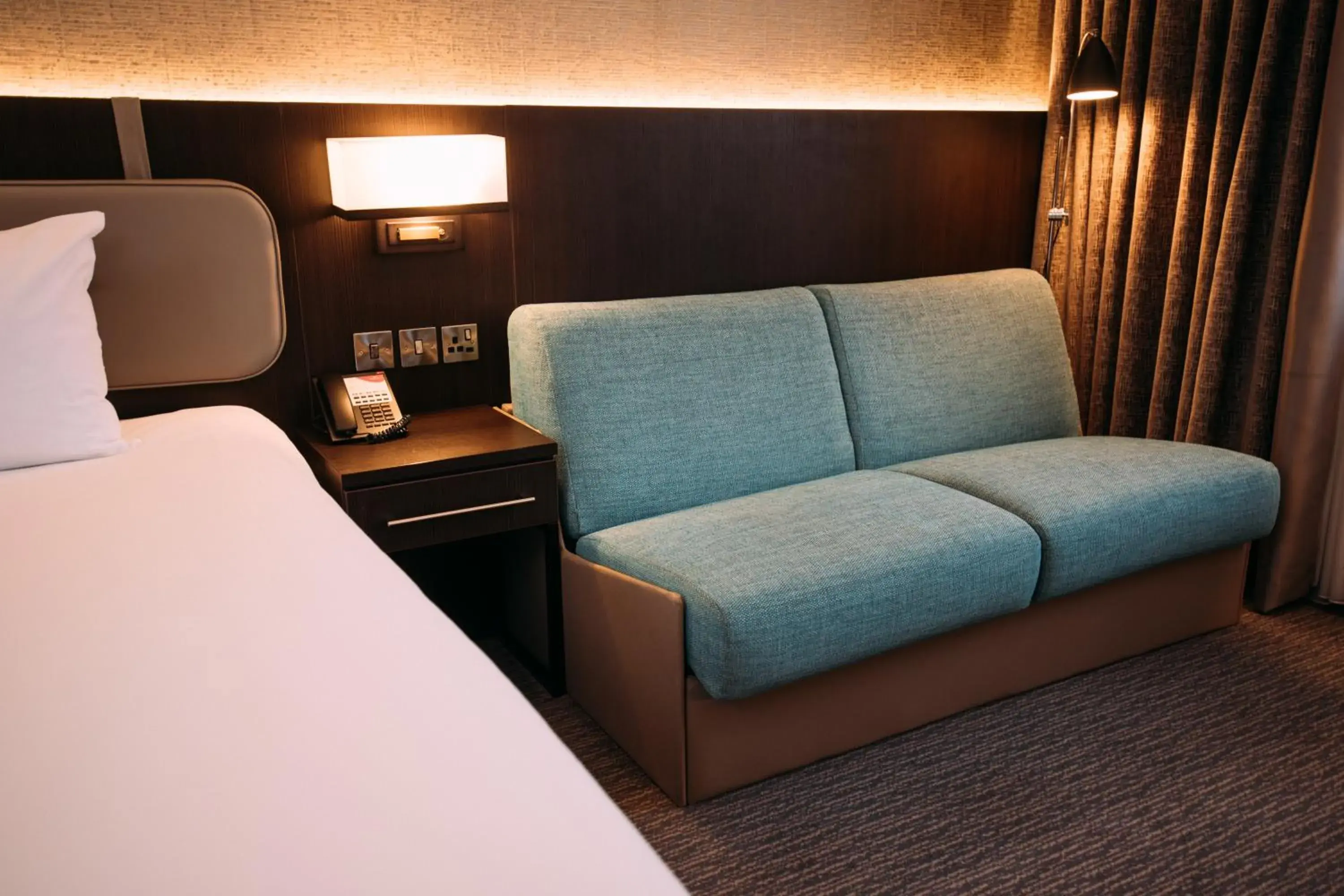 Standard King Room with Sofa Bed in Crowne Plaza - Belfast by IHG Standard King Room with Sofa Bed in Crowne Plaza - Belfast by IHG