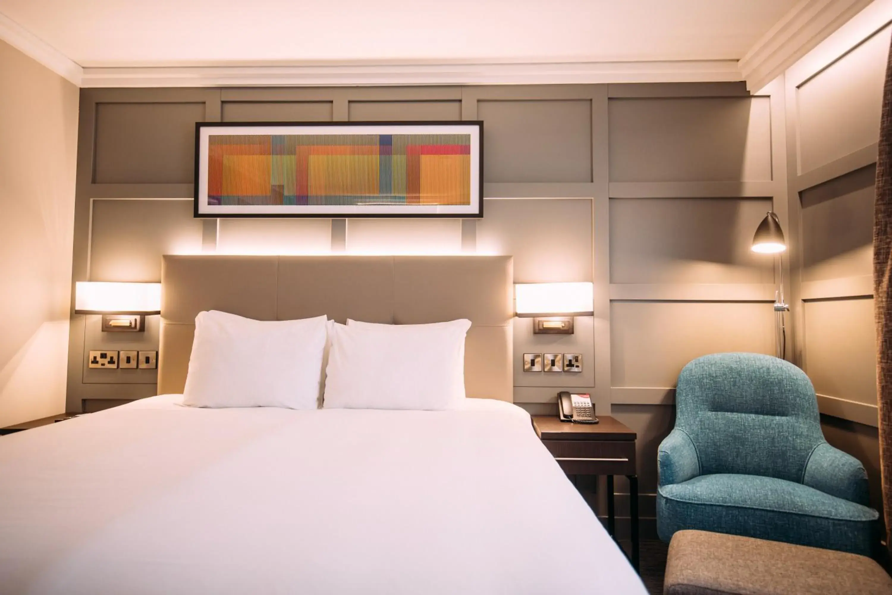 Standard King Room with Lounge Access in Crowne Plaza - Belfast by IHG Standard King Room with Lounge Access in Crowne Plaza - Belfast by IHG