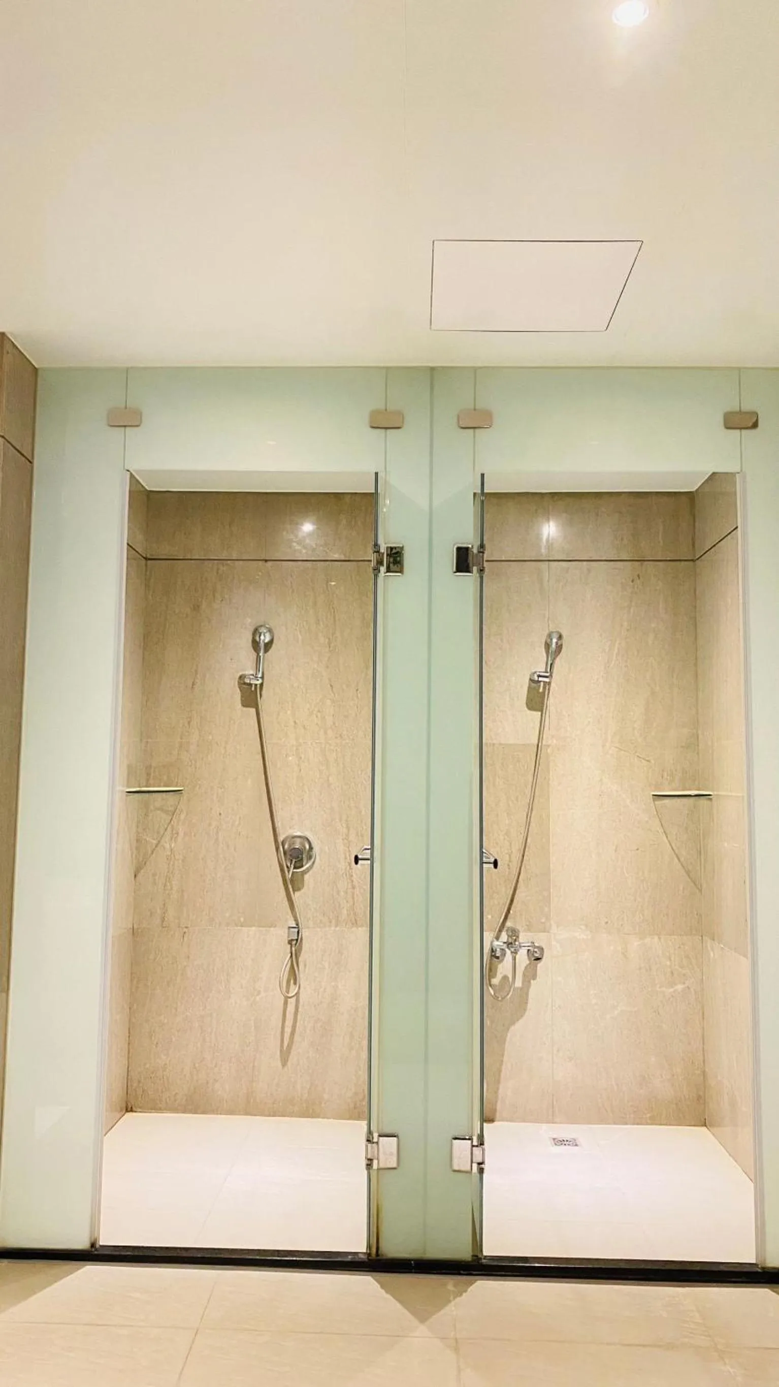 Bathroom in Aquarius Motel