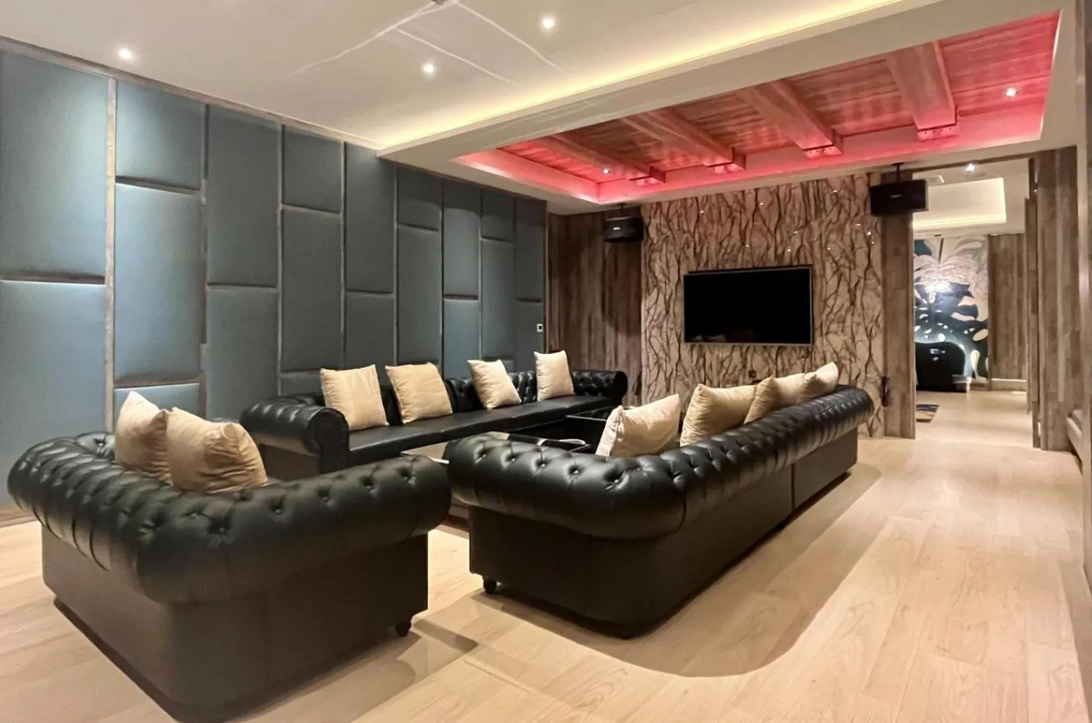 TV and multimedia in Aquarius Motel