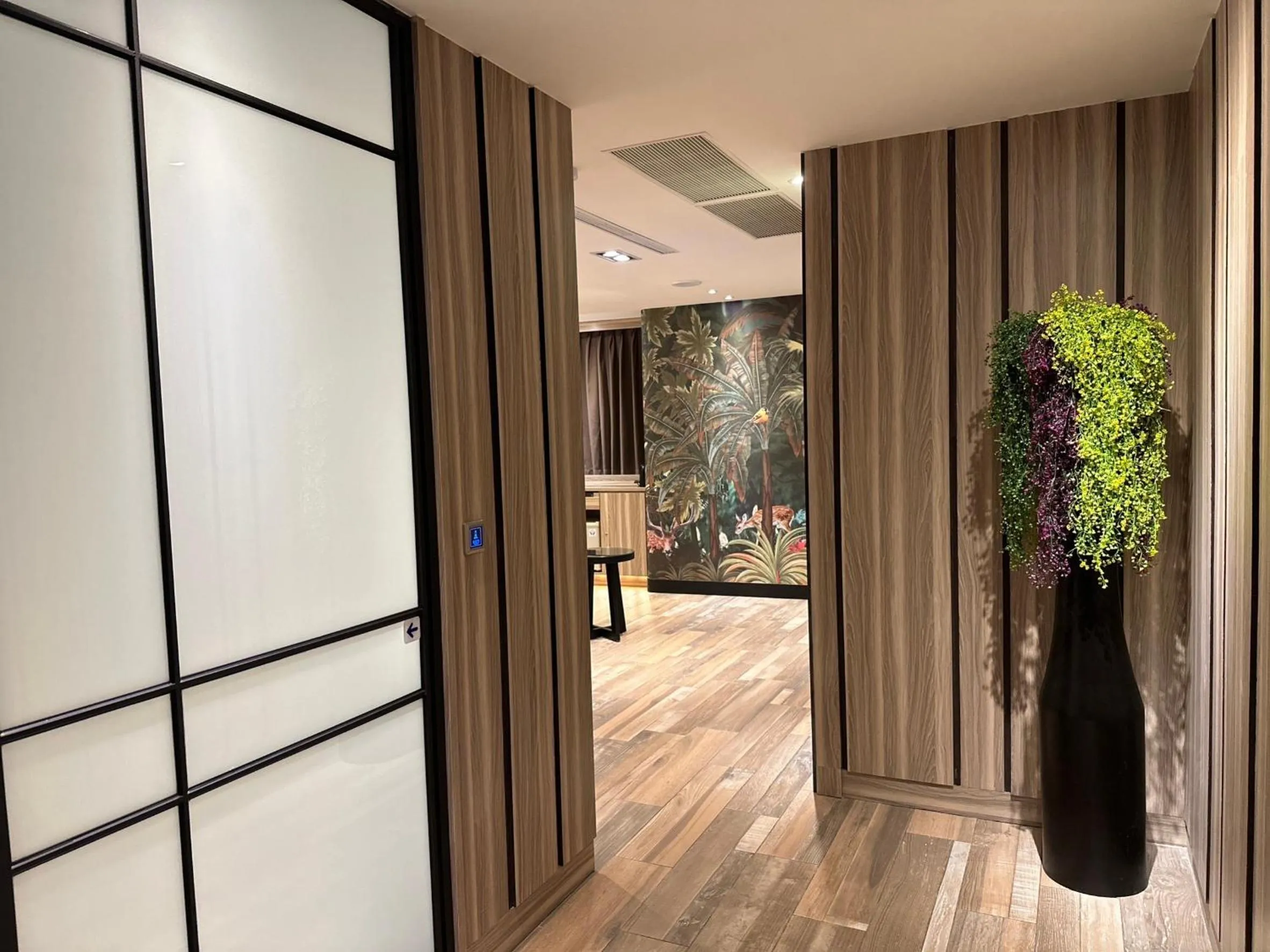 Photo of the whole room in Aquarius Motel