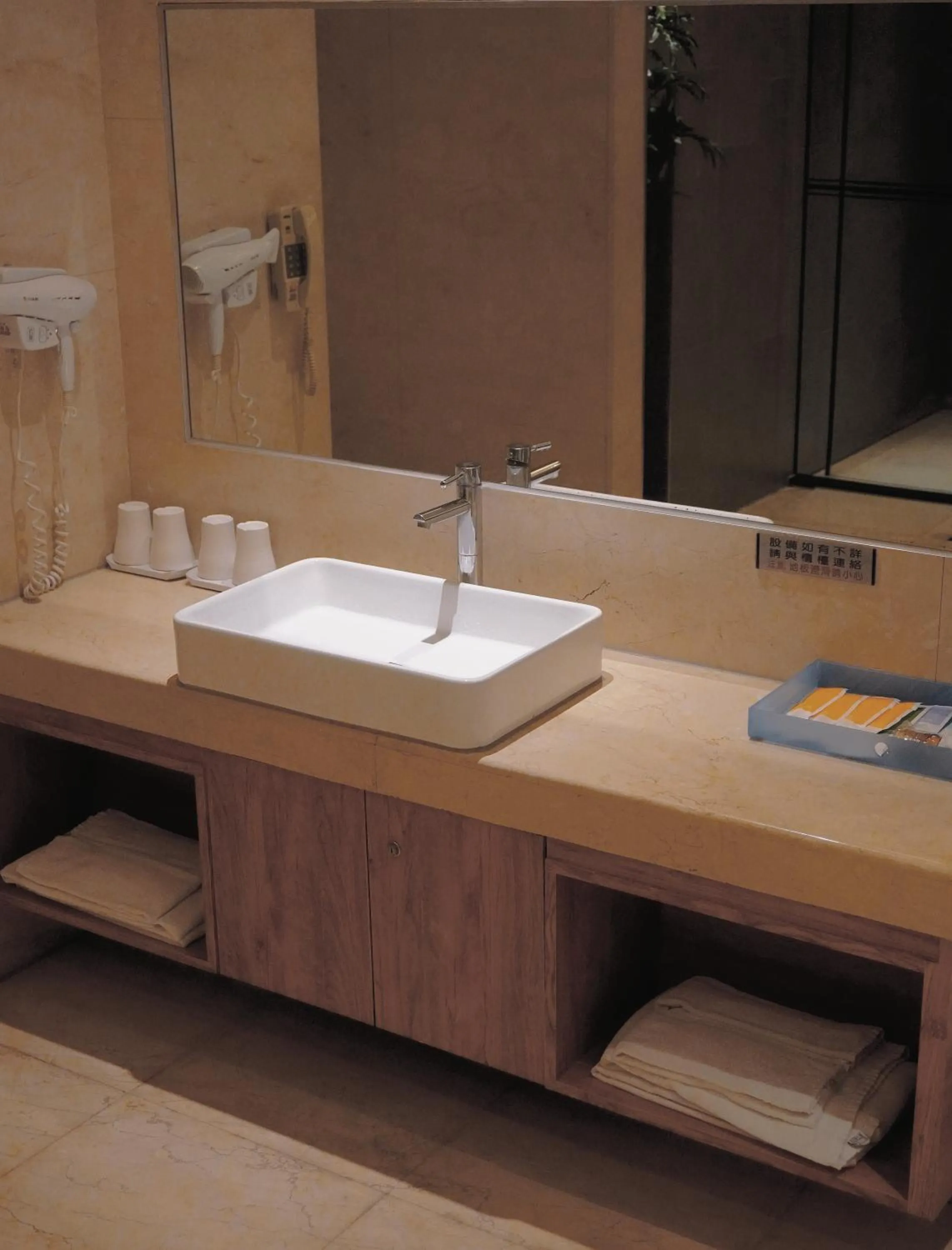 Photo of the whole room in Aquarius Motel