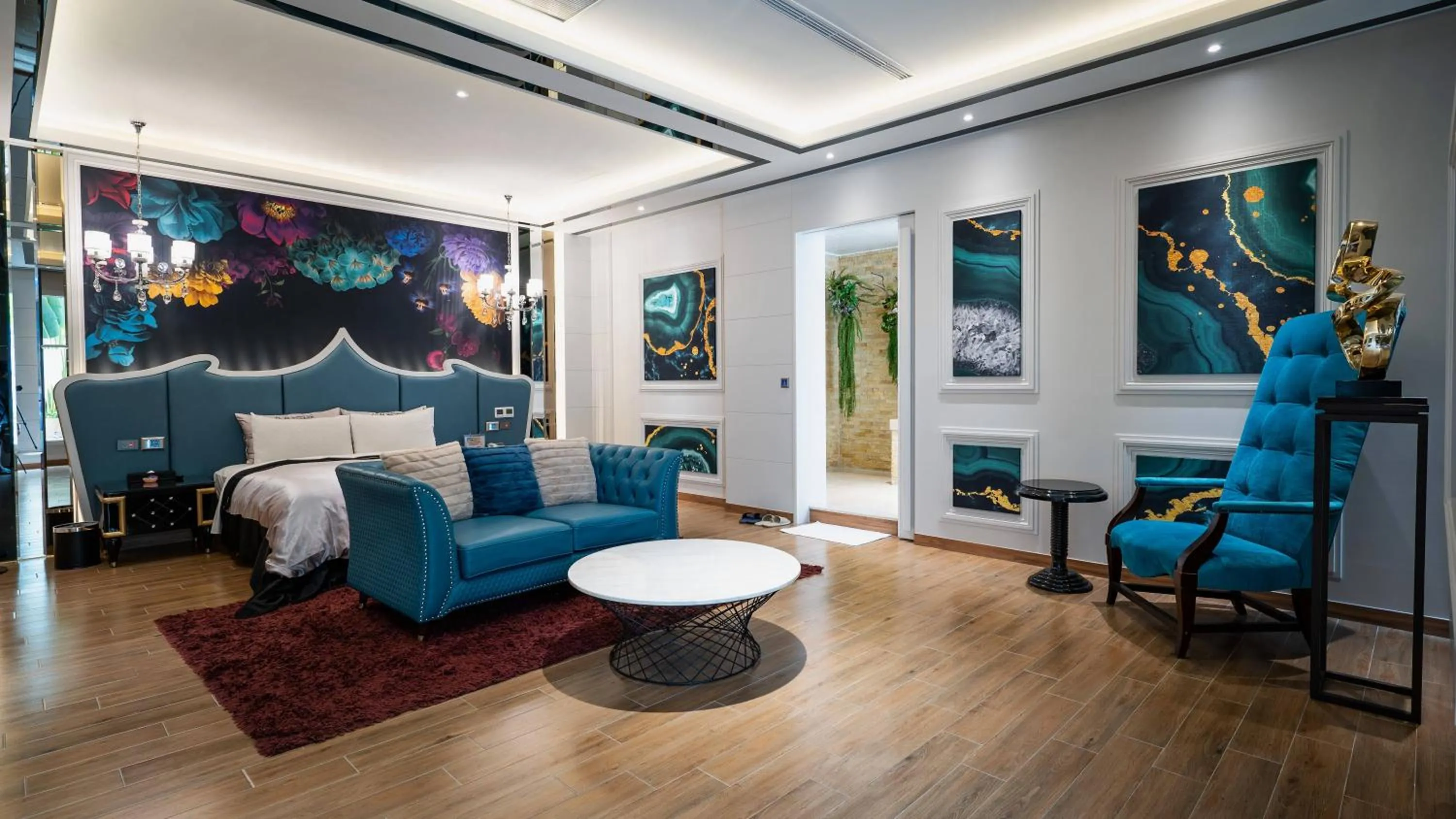 Photo of the whole room in Aquarius Motel