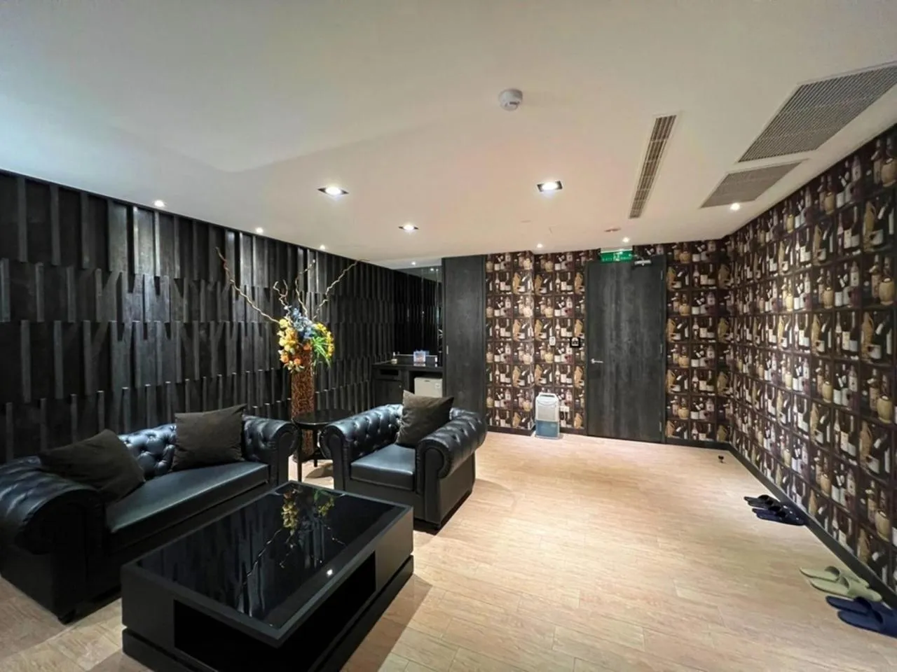 Photo of the whole room in Aquarius Motel