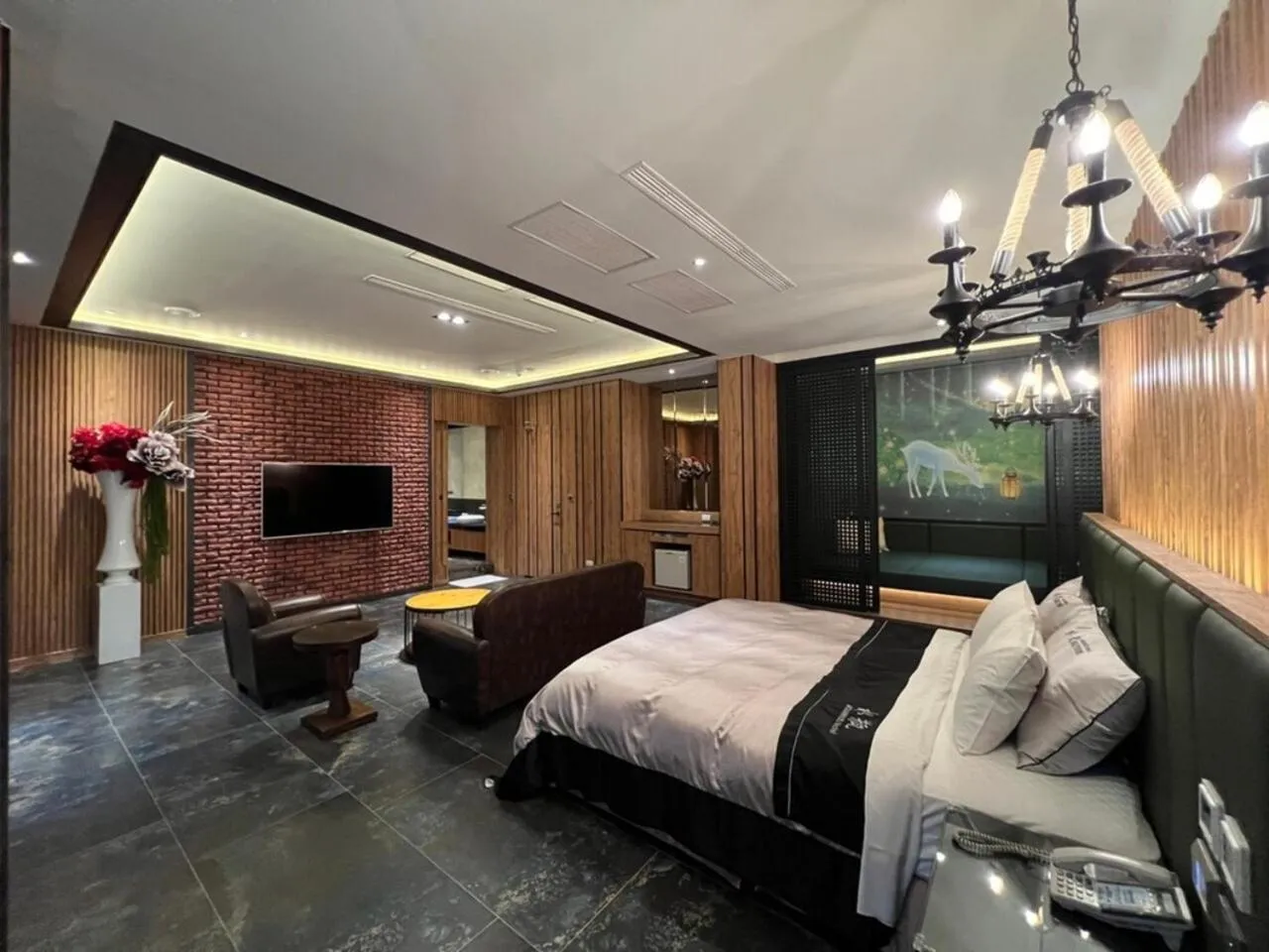 Photo of the whole room, Bed in Aquarius Motel